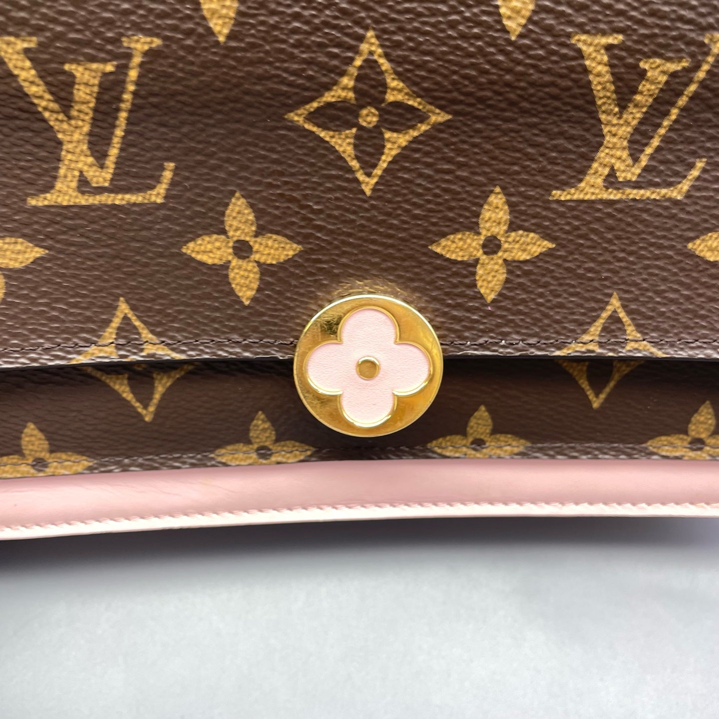 Louis Vuitton - Wallet on Chain (WOC) Monogram Bicolor Floral - Monogram coated canvas and calfskin leather - Multicolour (Brown and Pink) - (mini)