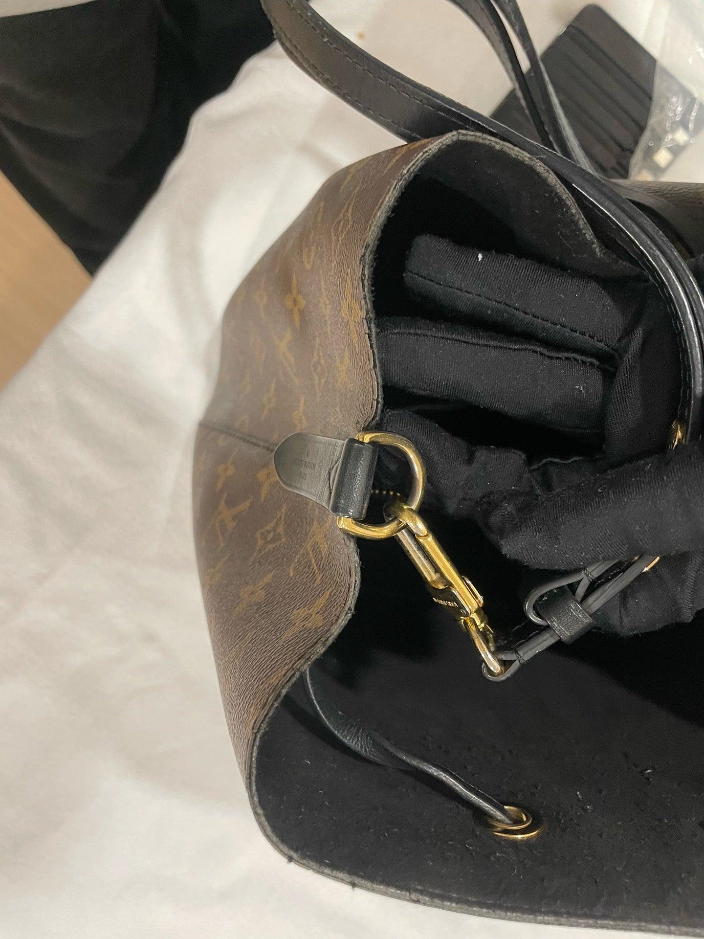 Louis Vuitton - NeoNoe MM - Monogram coated canvas with leather trim - Brown - (medium)