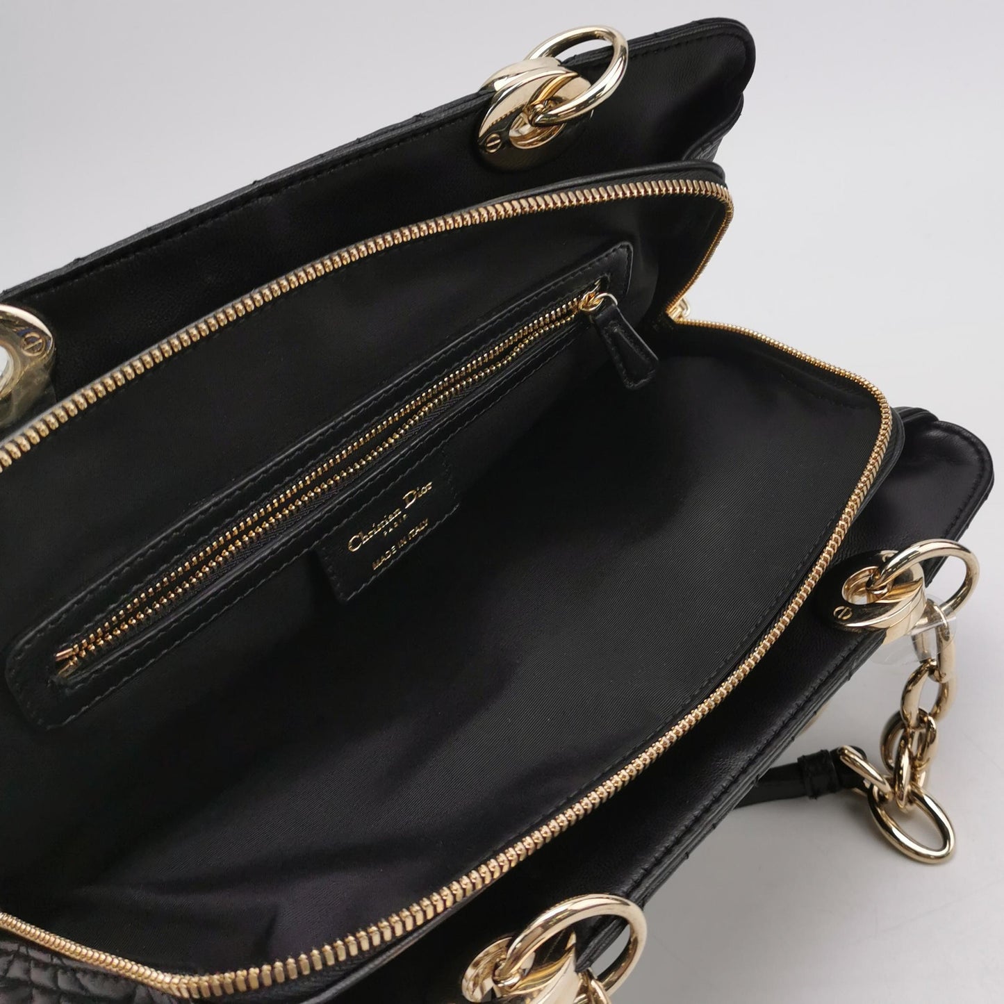 Dior - Lady Dior Tote - Grained calfskin leather - Black with Gold-Tone Hardware - (Medium)