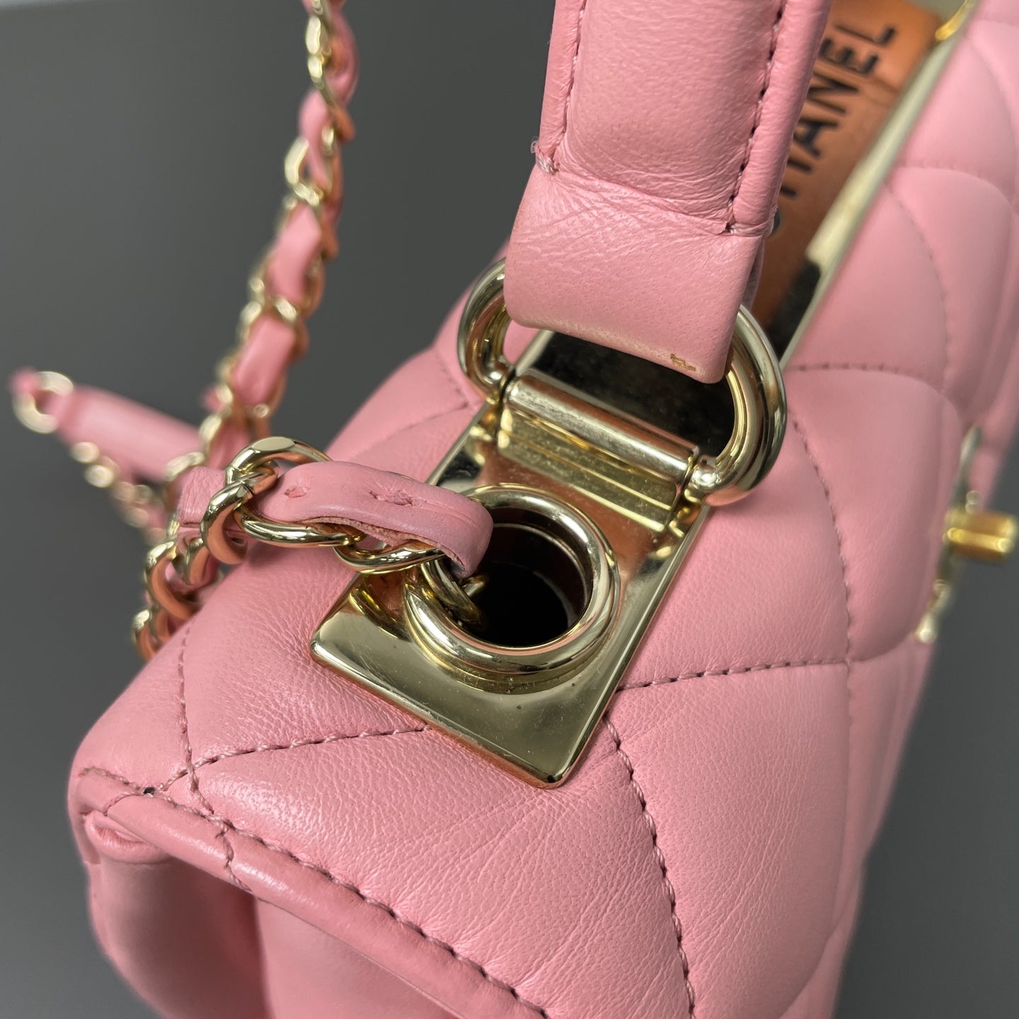 Chanel - Trendy CC - Quilted lambskin leather - Pink with Gold-Tone Hardware - (medium)