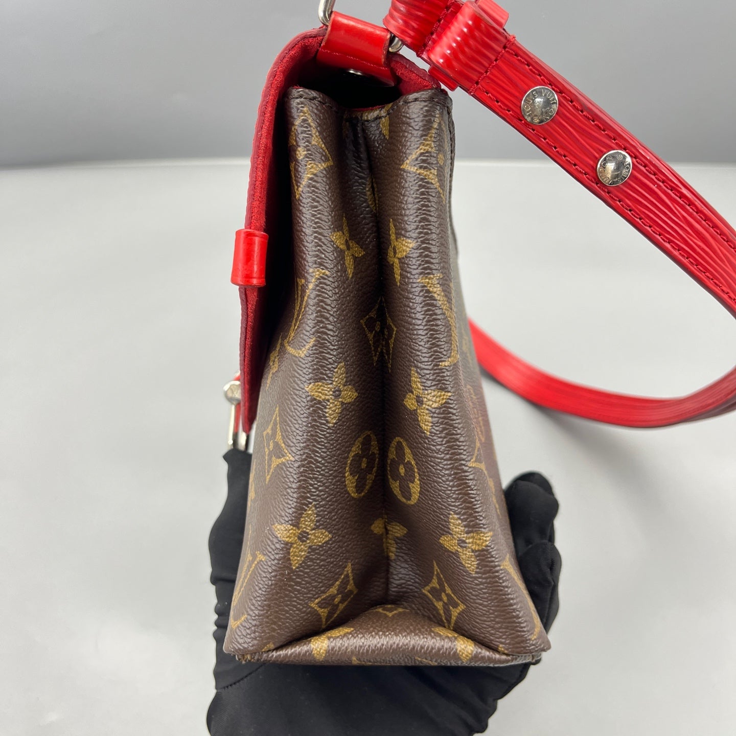 Louis Vuitton - Pallas Ring Envelope Bag - Monogram coated canvas and Epi leather - Brown and Red - (small)