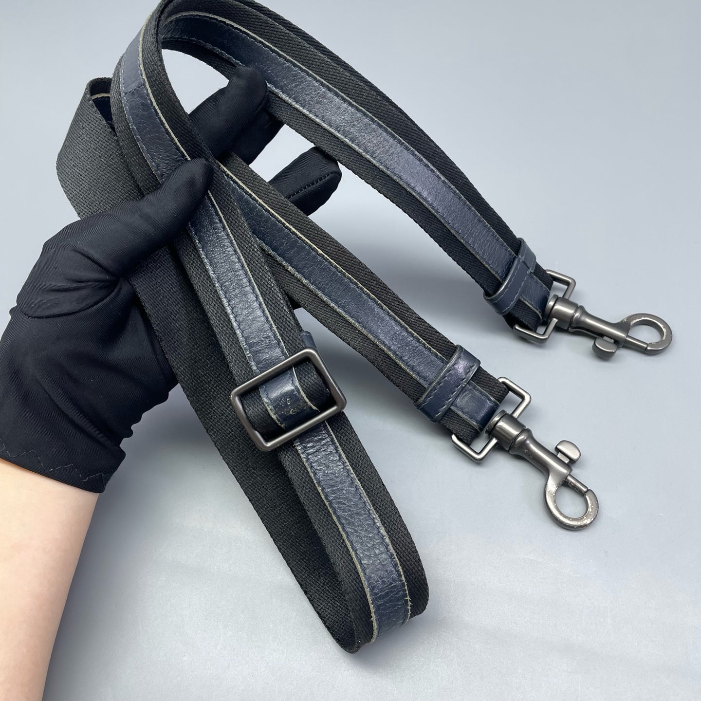 Bottega Veneta - Intrecciato Crossbody Bag - Leather - Navy - (medium)