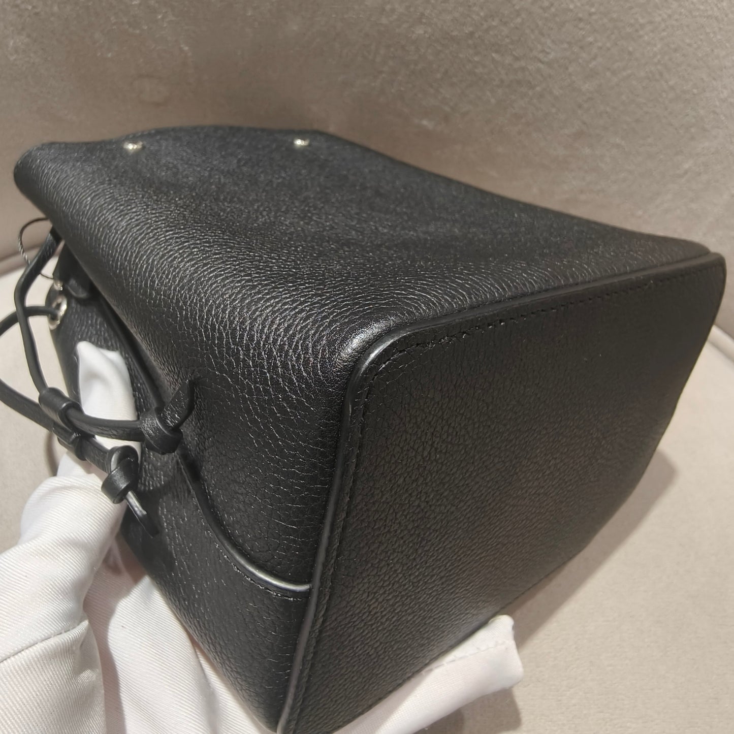 Louis Vuitton - Nano Lockme Bucket Bag - Leather - Black - (mini)