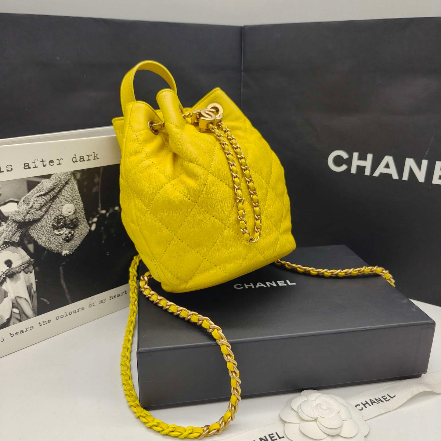 Chanel - 22S Series Mini Drawstring Bucket Backpack - Lambskin leather - Yellow - (mini)