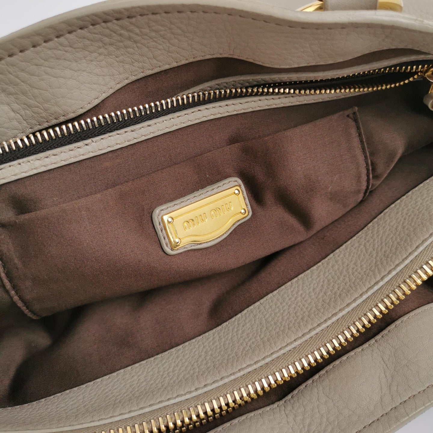 Miu Miu - 5BB015_2AJB_F0236 - Leather - Light Grey - (large)