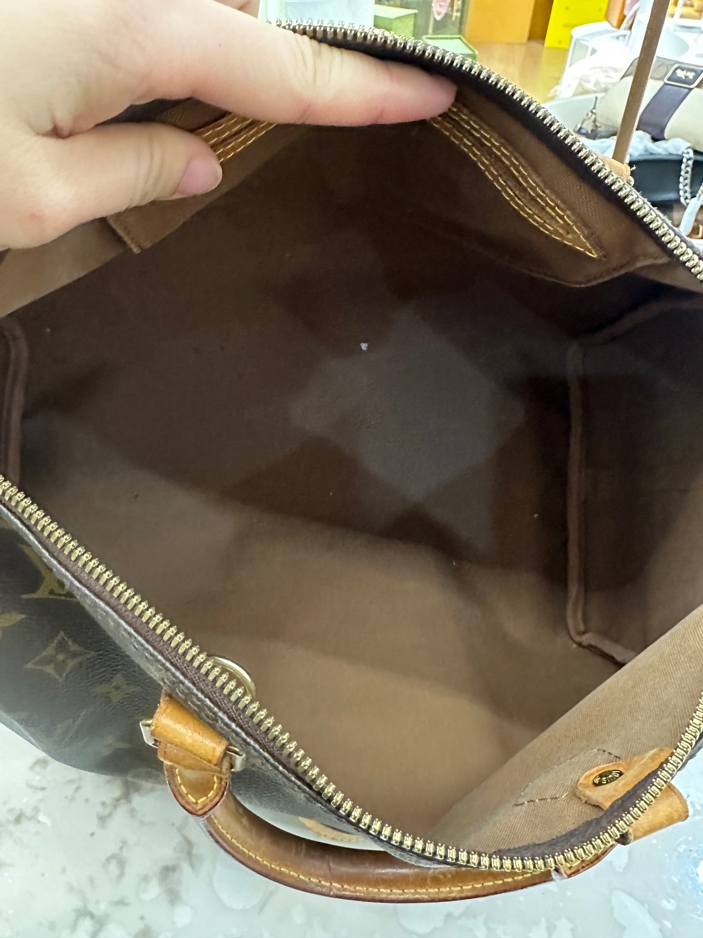 Louis Vuitton - Speedy 35 Bandoulière - Monogram Coated Canvas with Vachetta Leather Trim - Brown - (Large)