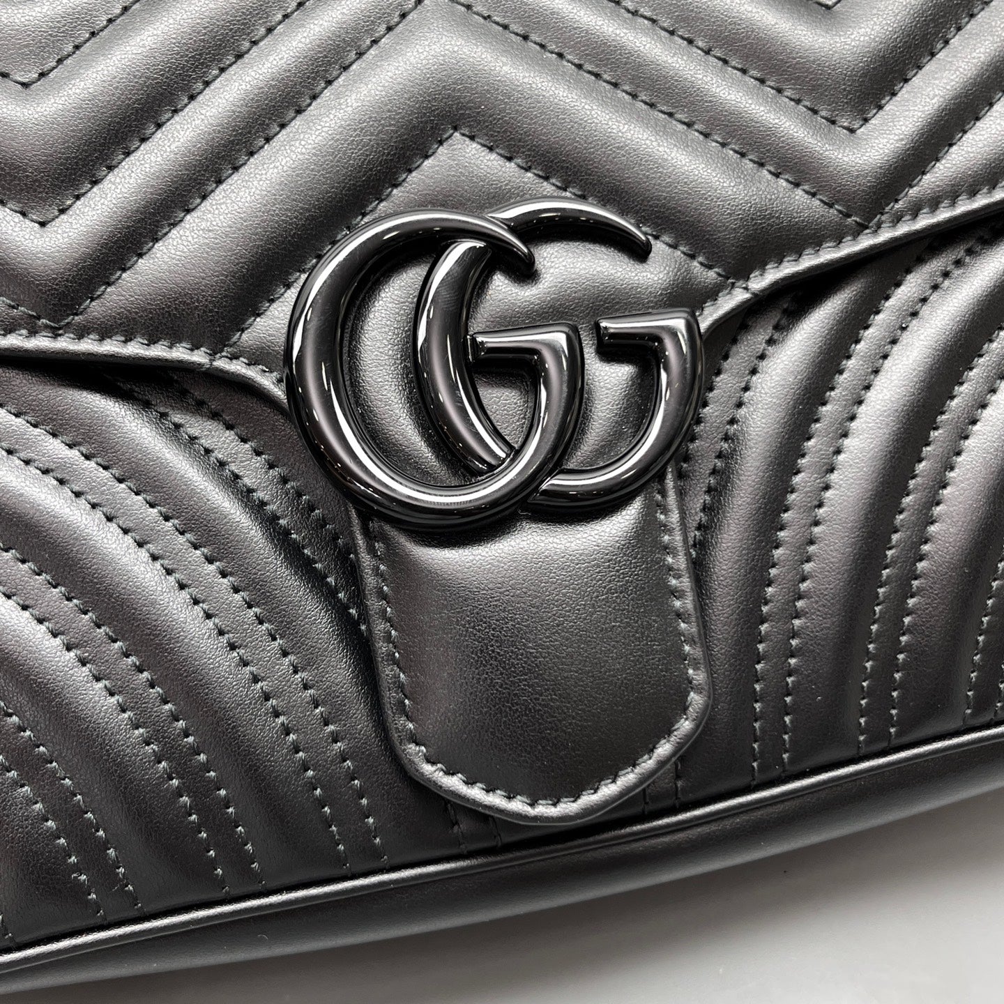 Gucci - GG Marmont Matelassé Shoulder Bag - Leather - Black - (medium)