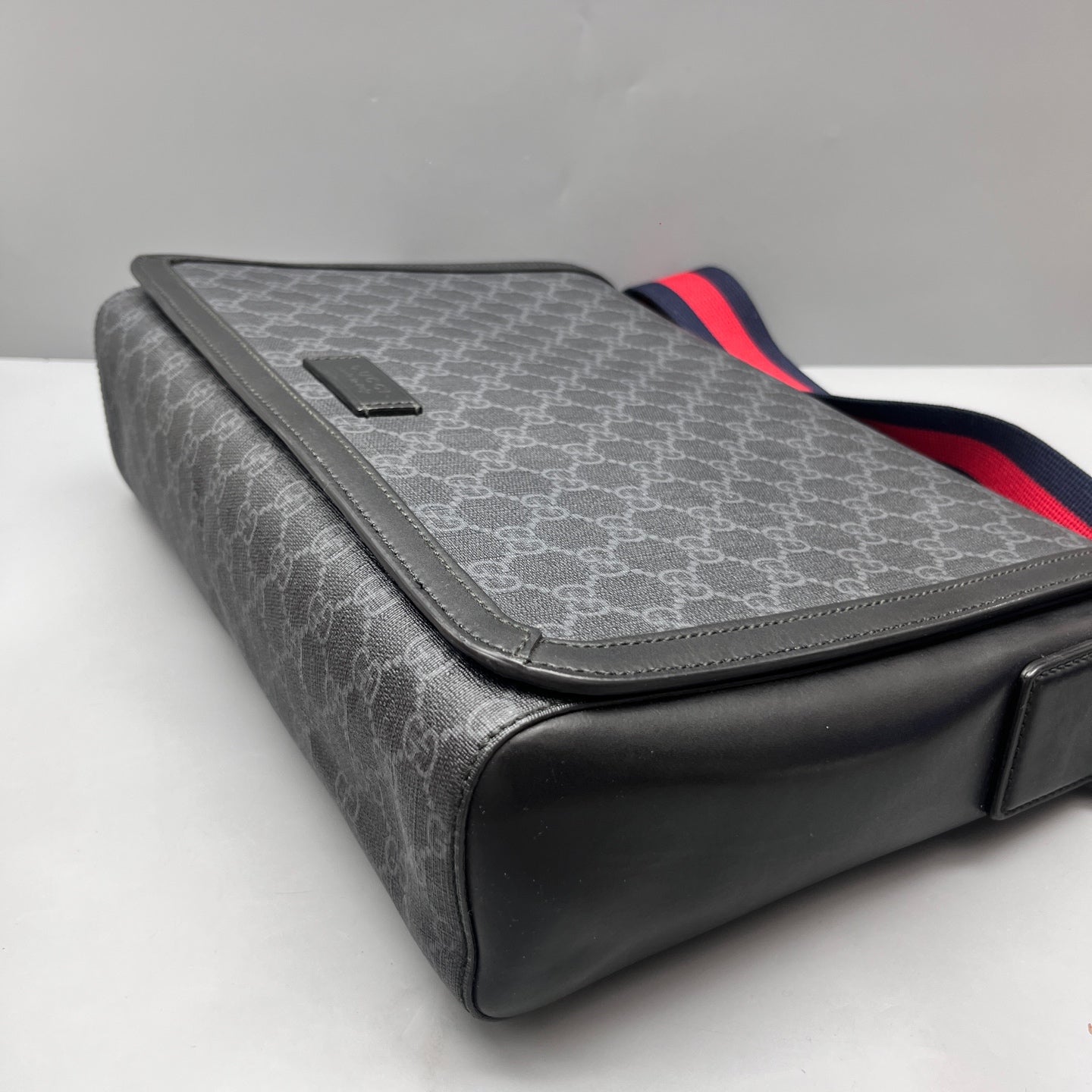 Gucci - GG Supreme Messenger Bag - Coated canvas with leather trim - Black - (Medium)