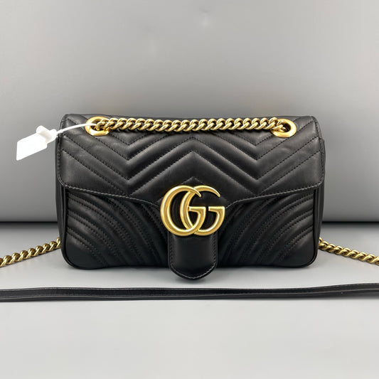 Gucci - GG Marmont Matelassé Shoulder Bag - Matelassé chevron leather - Black with Gold-Tone Hardware - (Medium)