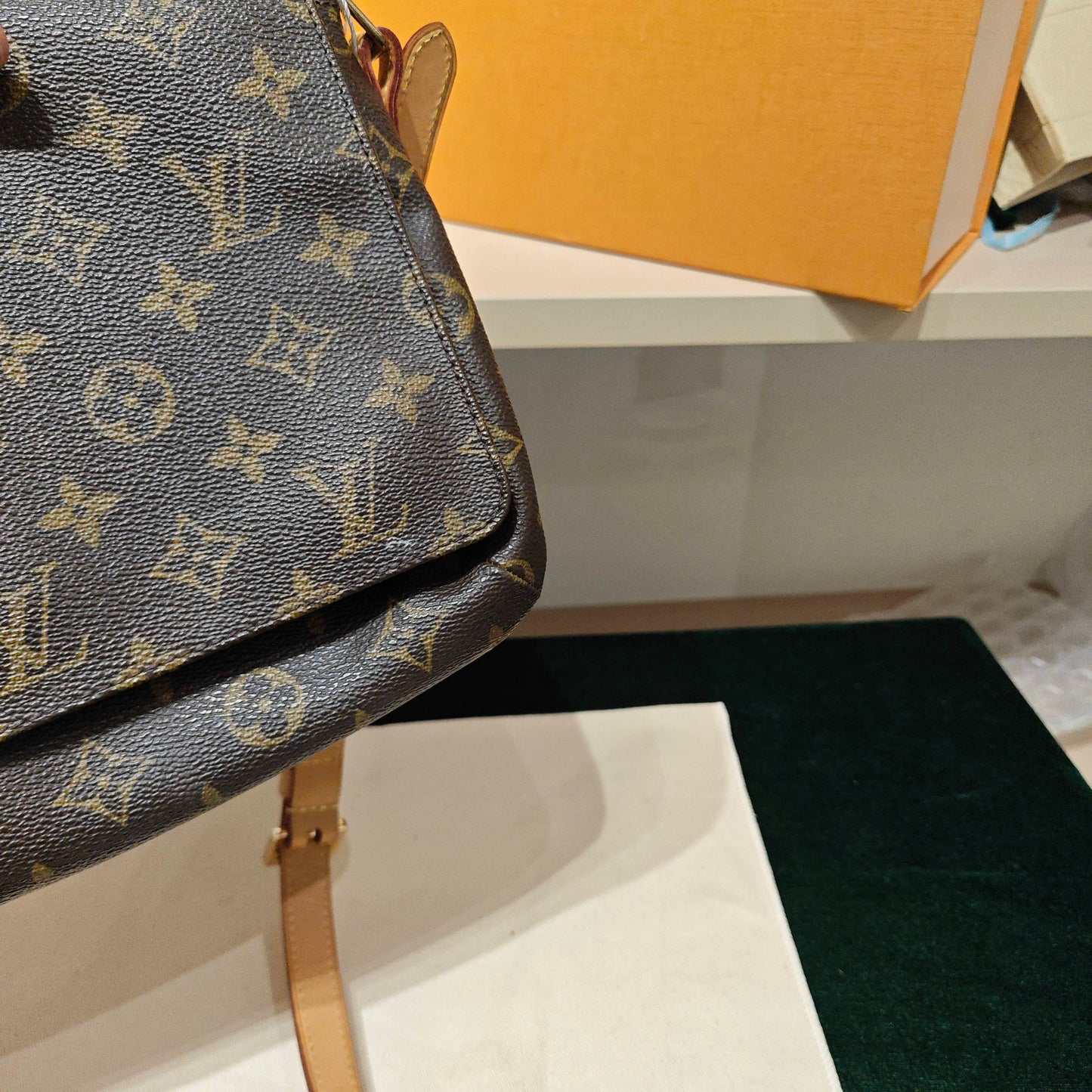 Louis Vuitton - Pochette Bosphore - Monogram coated canvas with vachetta leather trim and textile lining - Brown - (small)
