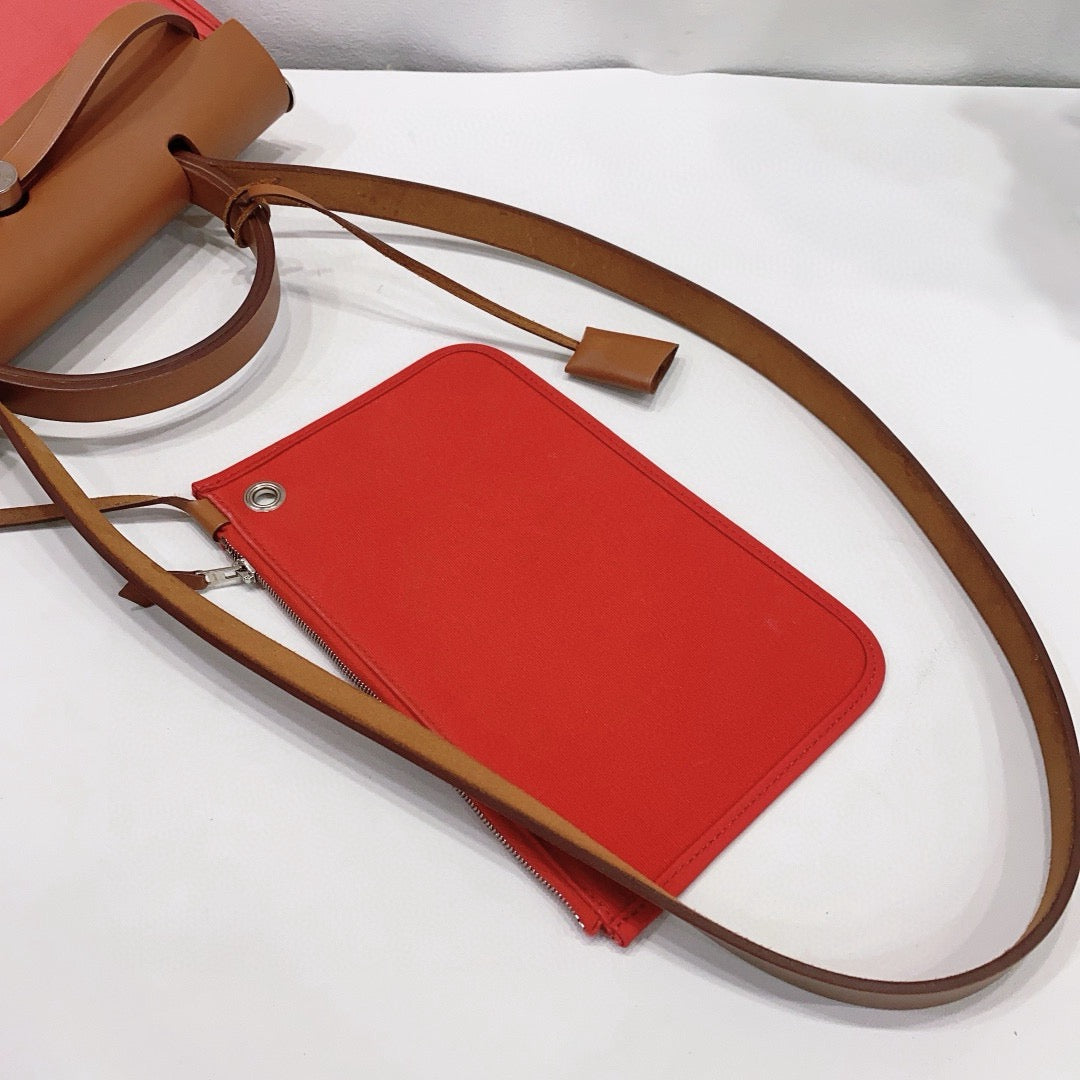 Hermès - Herbag Zip 31 - Toile H canvas with Vache Hunter leather - Red with Natural Barenia Leather - (Medium)