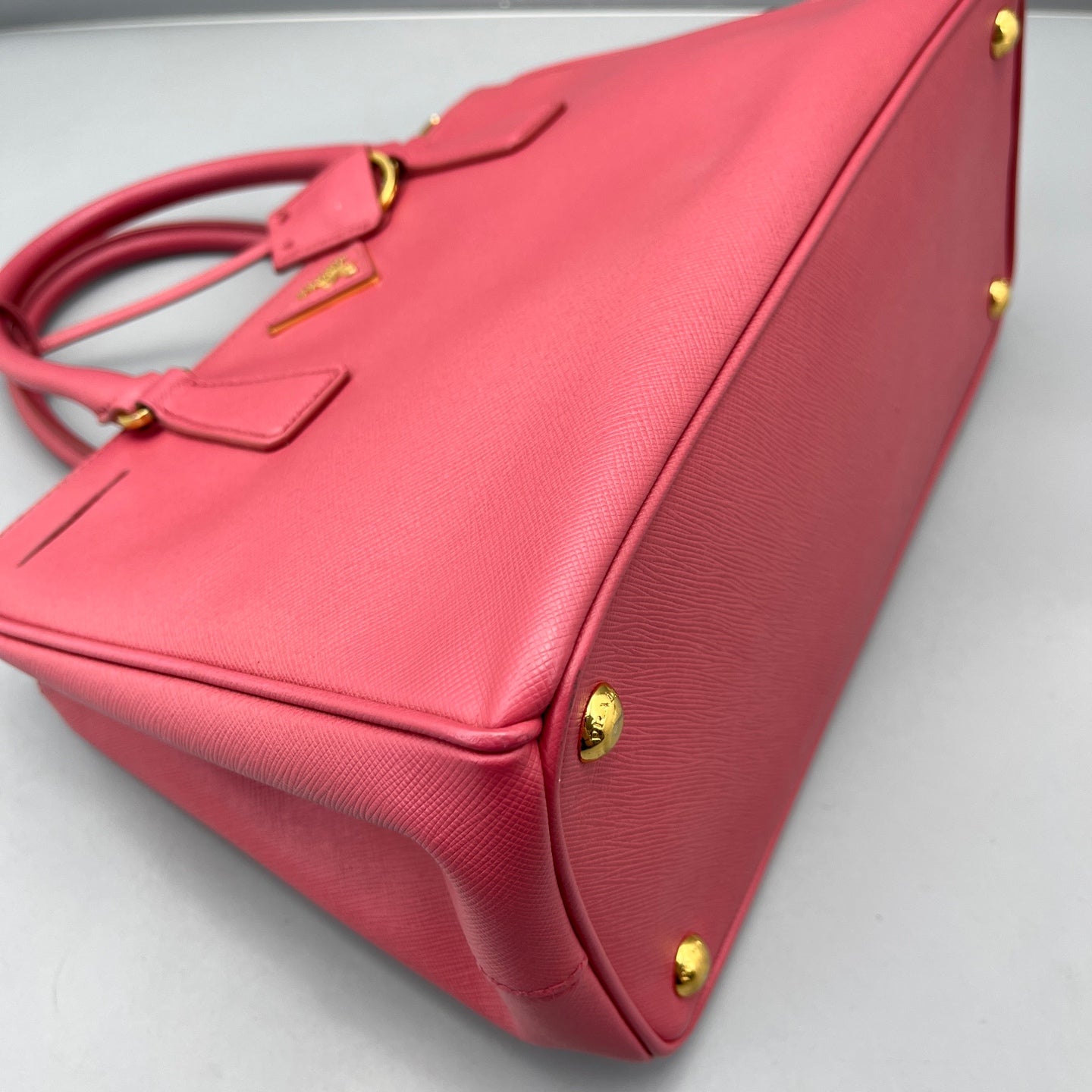 Prada - Saffiano Lux Tote - Saffiano leather - Rose Pink - (Medium)