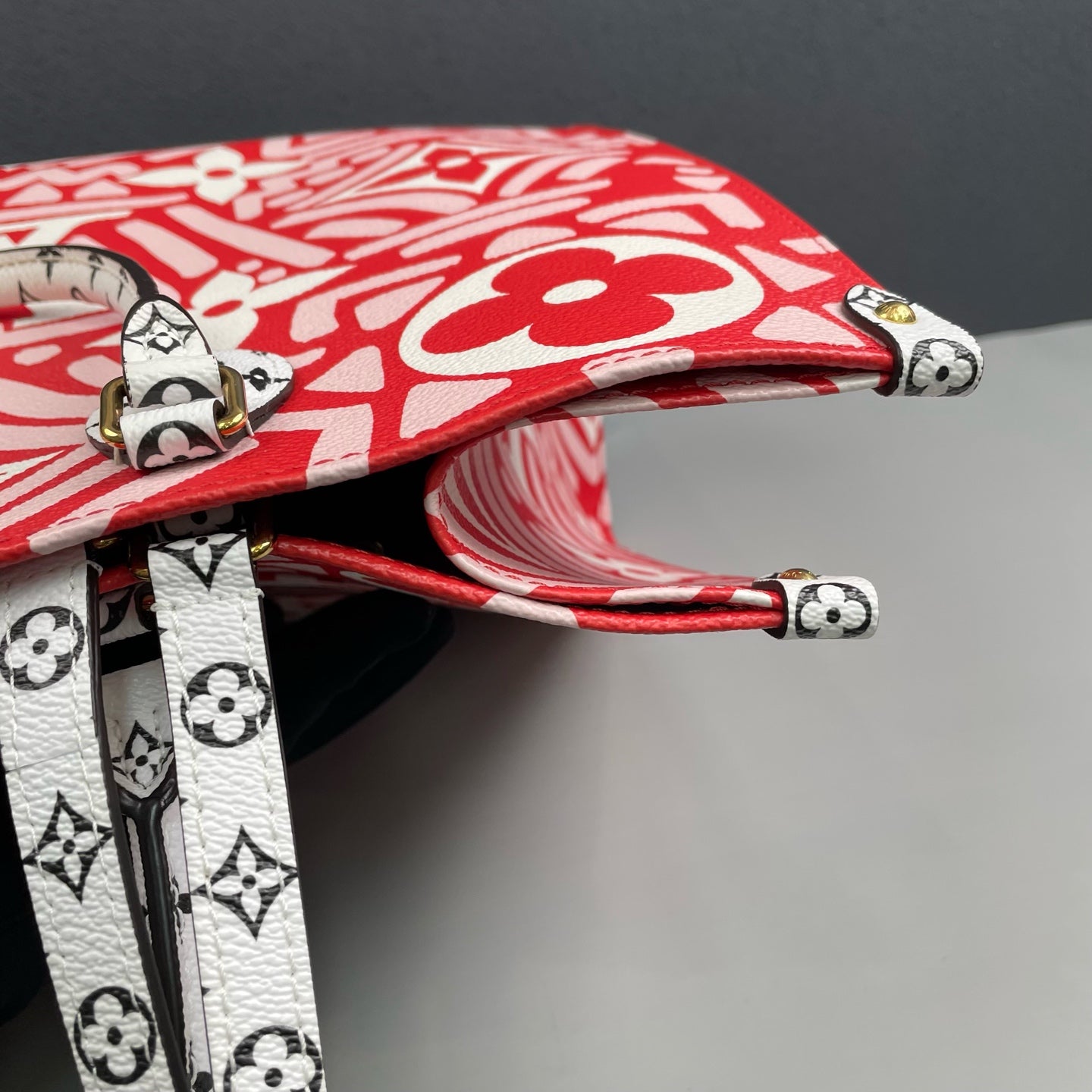 Louis Vuitton - OnTheGo Tote Qixi Limited Edition Graffiti - Coated canvas with leather trim - Red - (Large)
