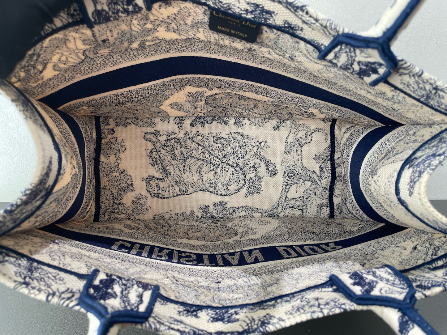 Dior - Book Tote Medium - Embroidered Canvas - Blue - (medium)