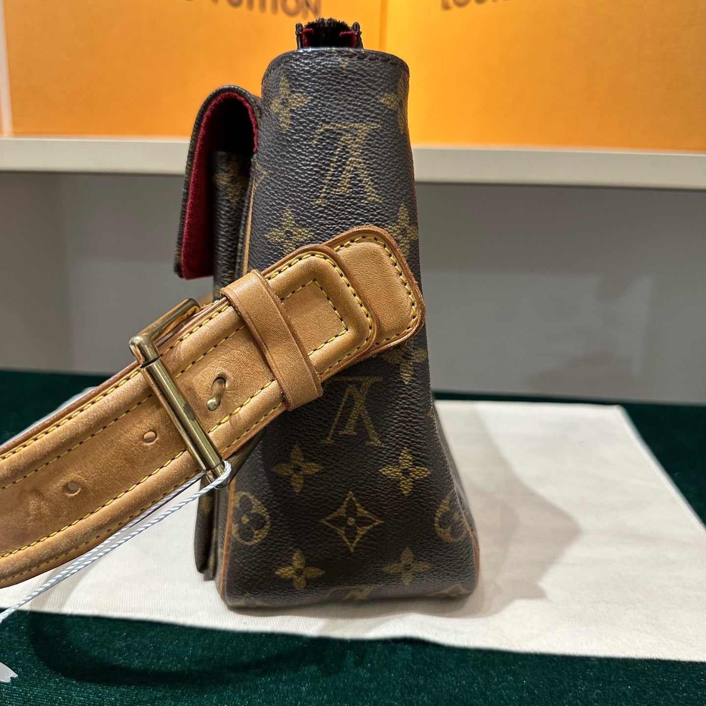 Louis Vuitton - Camel Shoulder Bag - Monogram coated canvas with Vachetta leather trim - Brown - (medium)