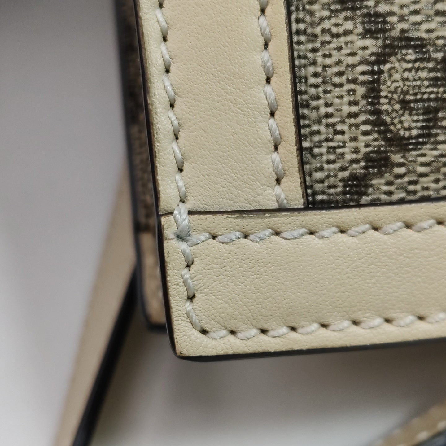 Gucci - Padlock Shoulder Bag 498156 KHNKG 9761 - GG Supreme canvas with leather trim - Beige - (Medium)