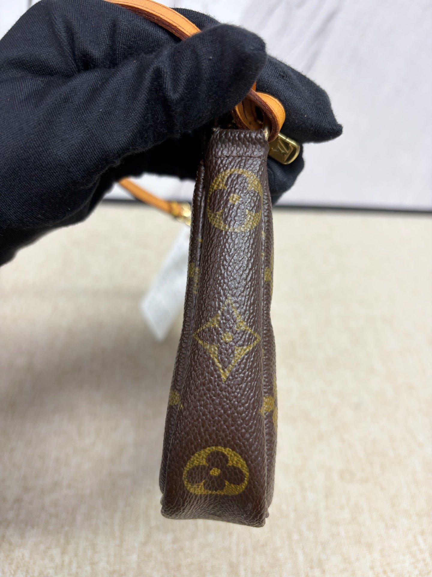 Louis Vuitton - Pochette Accessoires - Monogram coated canvas with Vachetta leather trim - Brown - (mini)