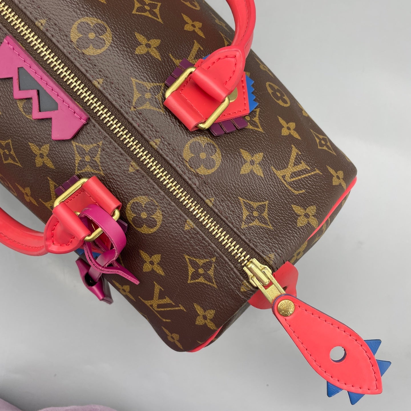 Louis Vuitton - Speedy 30 Monogram V Collection - Monogram Canvas with cowhide leather trim - Multicolour - (medium)
