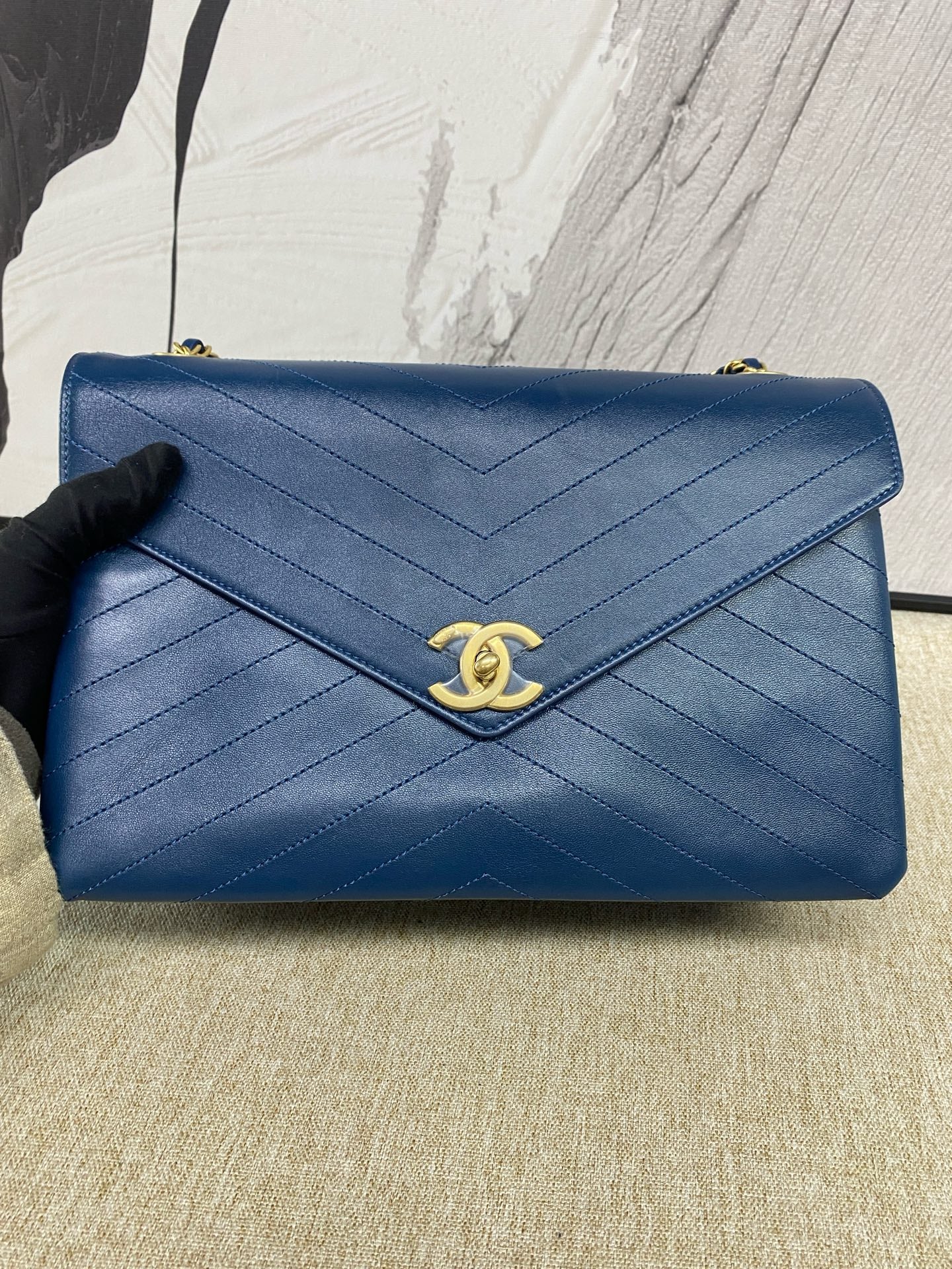 Chanel - V-Stitch Envelope Flap Bag - Calfskin leather - Blue - (Medium)