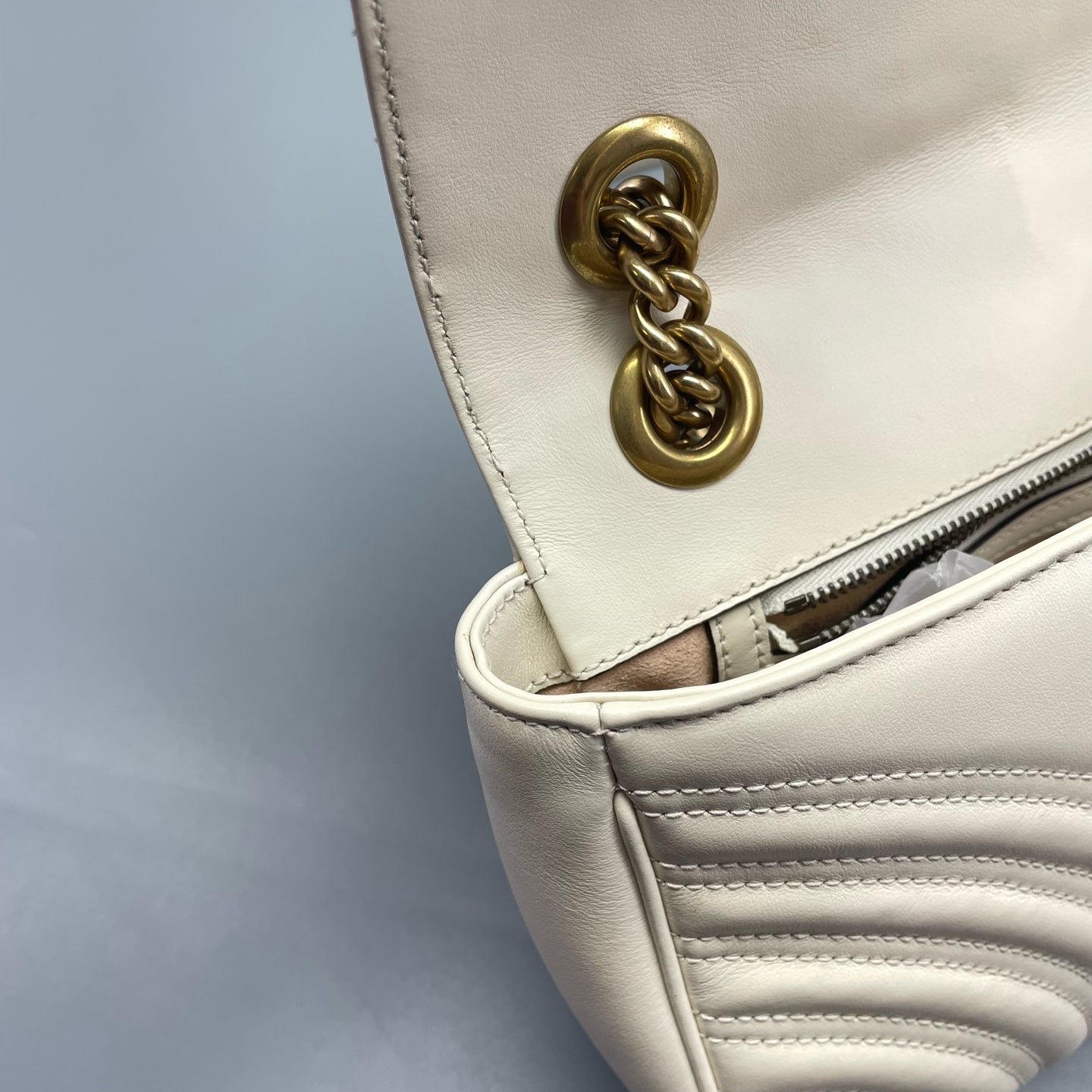 Gucci - GG Marmont Matelassé Small Shoulder Bag 2.0 - Calfskin leather - White with Gold-Tone Hardware - (small)