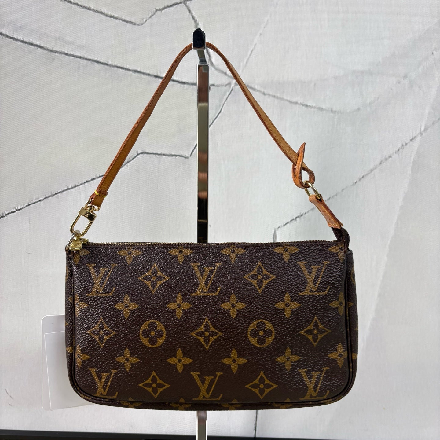 Louis Vuitton - Pochette Accessoires - Monogram coated canvas with Vachetta leather trim - Brown - (mini)