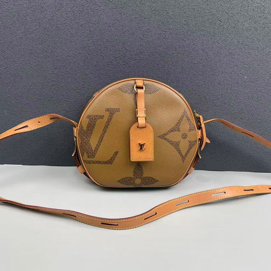 Louis Vuitton - Boîte Chapeau Souple - Monogram Giant Reverse coated canvas and Vachetta leather - Brown - (Small)