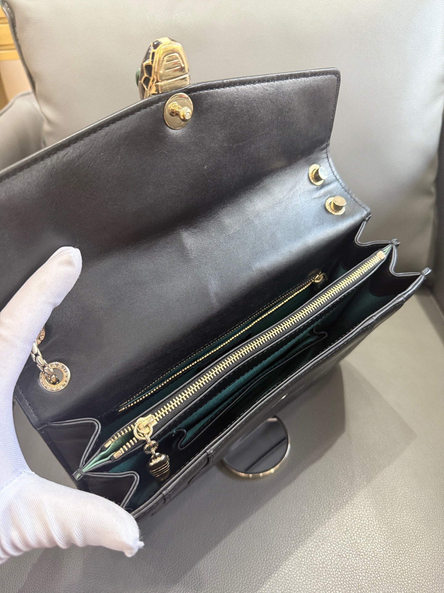 Bvlgari - Serpenti Forever Flap Bag - Calfskin leather - Black - (small)