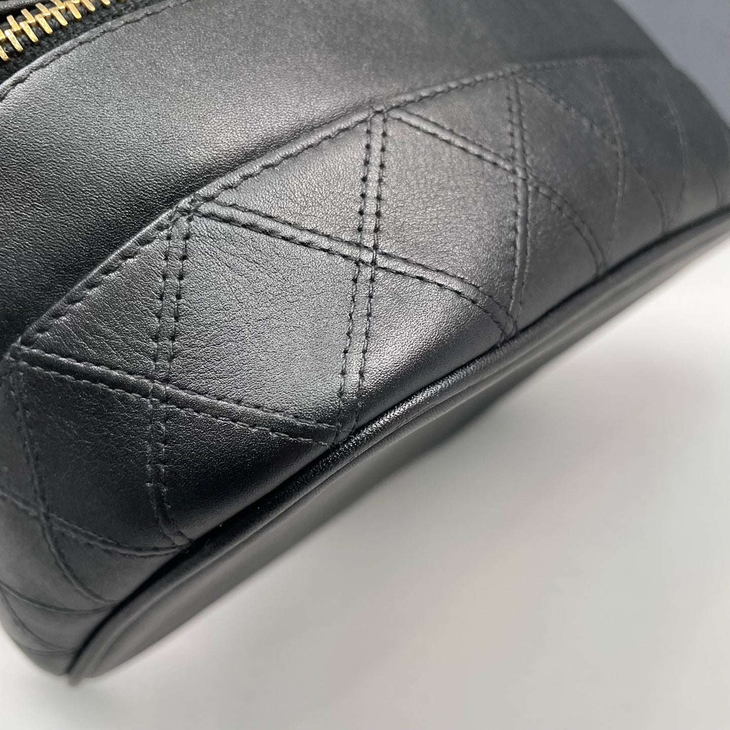 Chanel - Vintage Handheld Makeup Box - Lambskin leather - Black - (small)