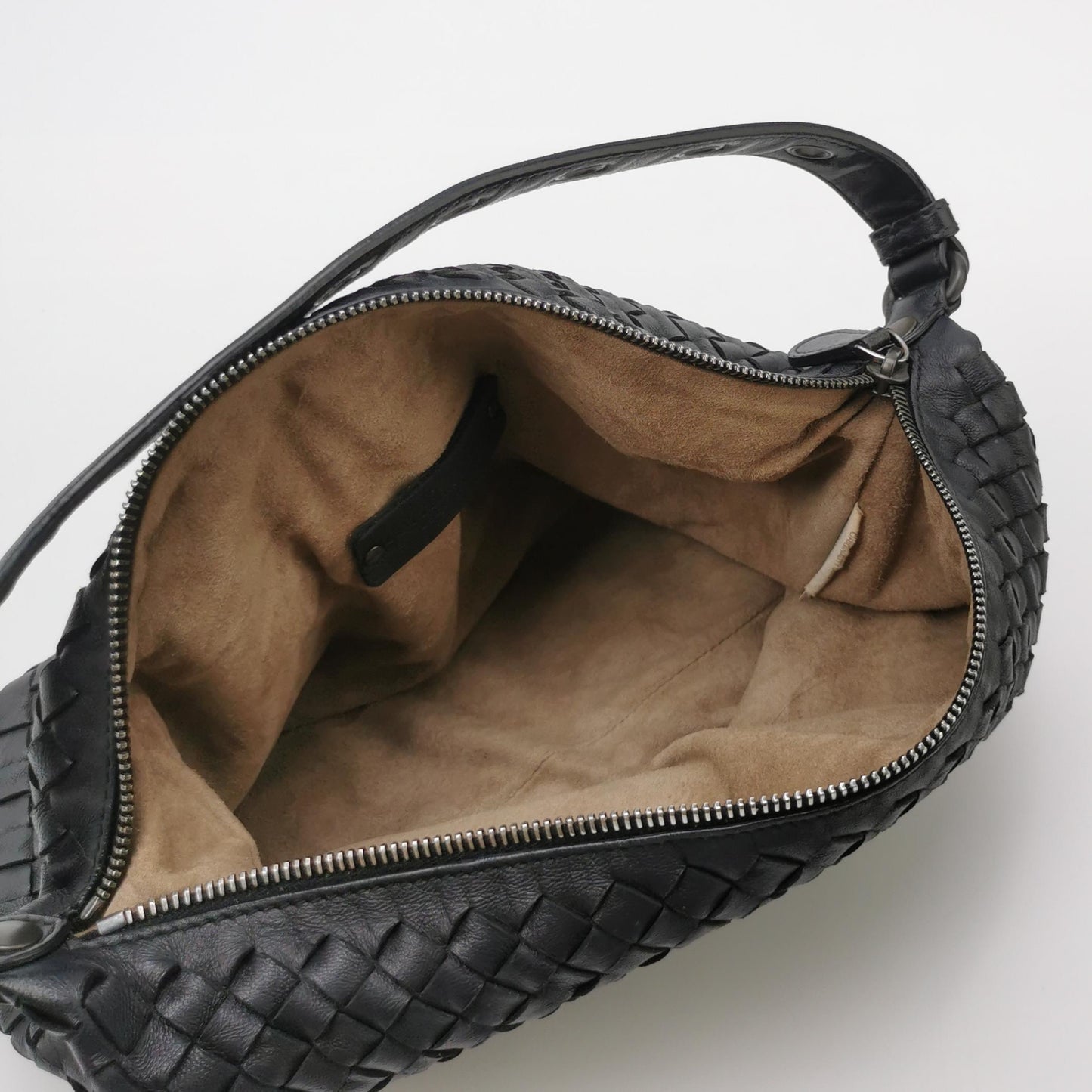 Bottega Veneta - Intrecciato Shoulder Bag - Lambskin leather - Black - (Medium)
