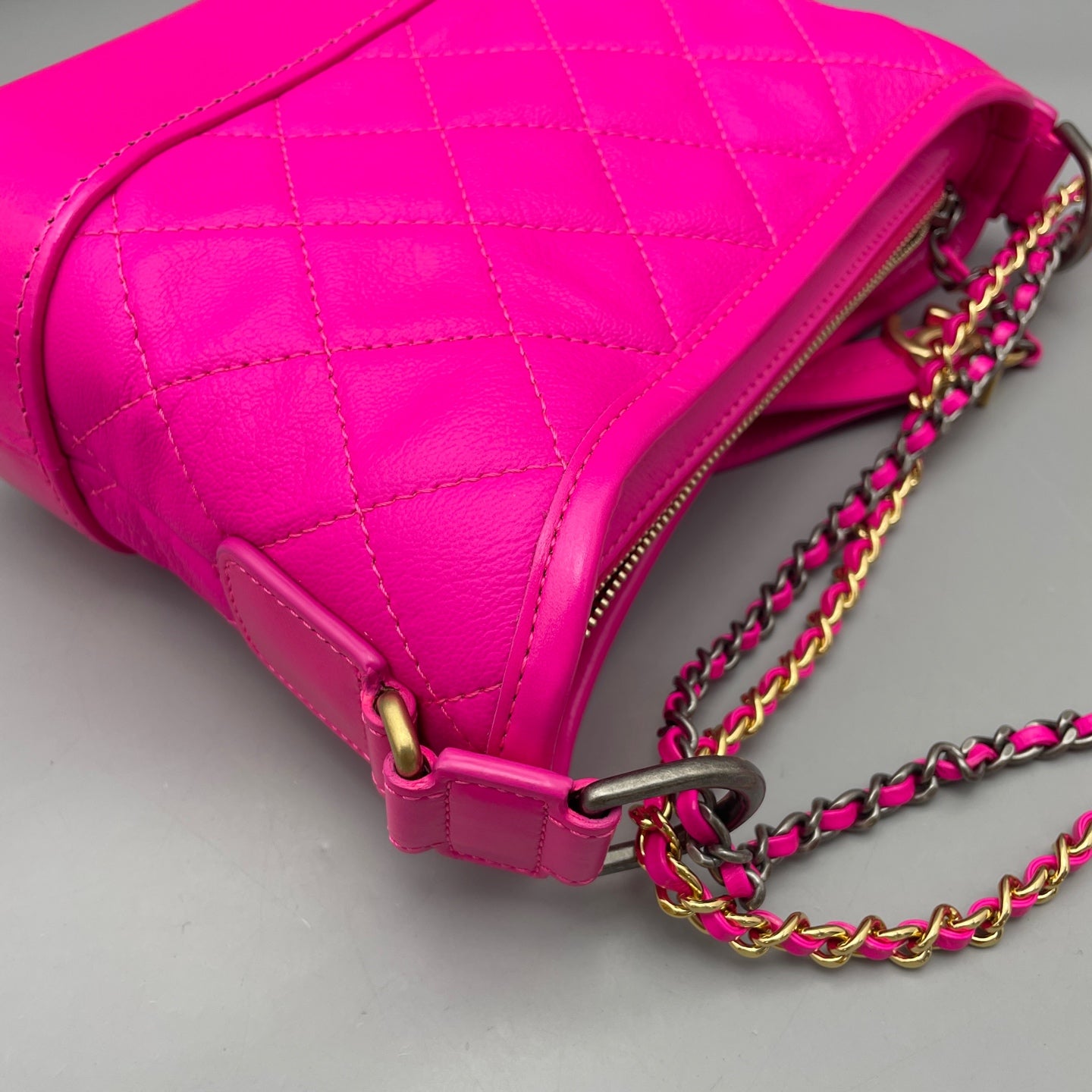 Chanel - Gabrielle Hobo Bag Small - Aged calfskin leather and smooth calfskin leather - Rose Red with Mixed-Tone Hardware - (small)
