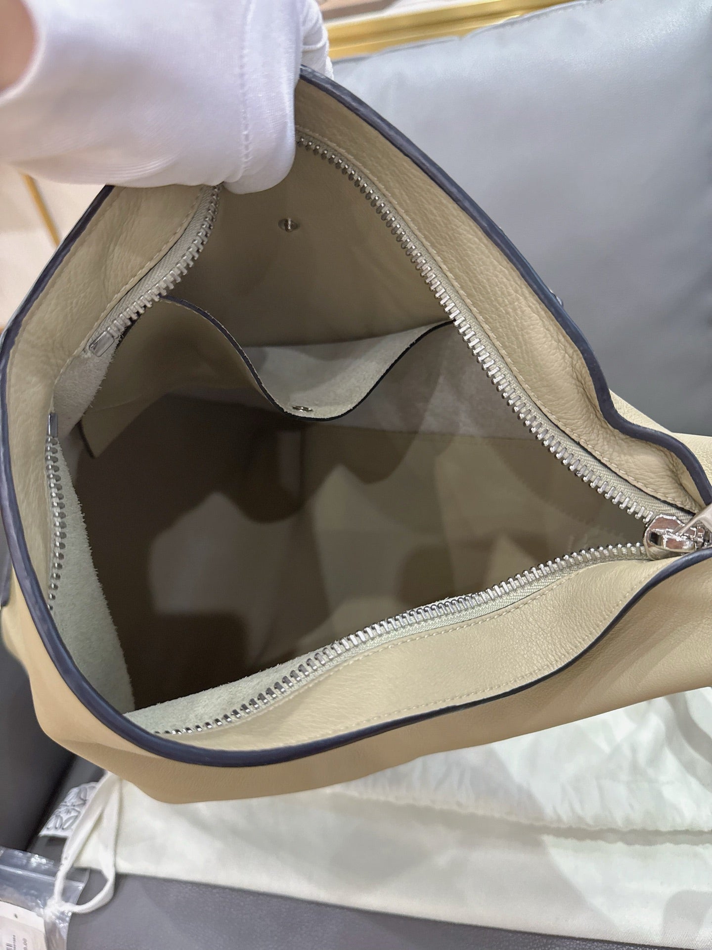 Loewe - Anton Sling Bag - Leather - Beige - (Large)