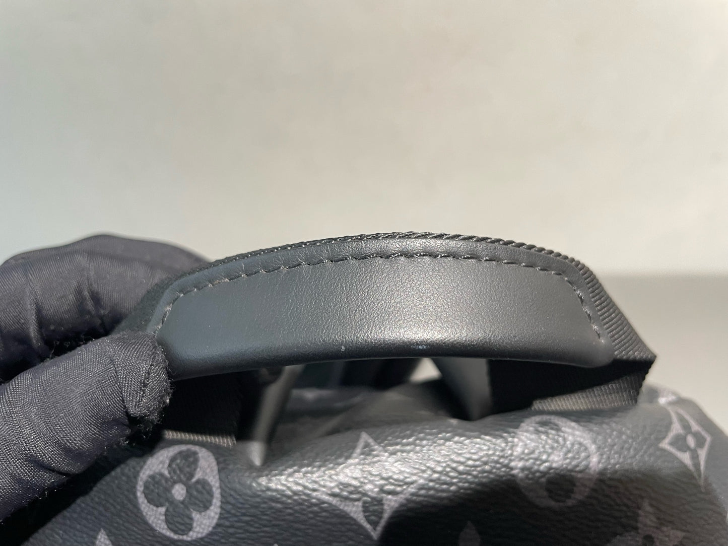 Louis Vuitton - Discovery Backpack Monogram Eclipse - Monogram Eclipse coated canvas with leather trim - Black - (medium)