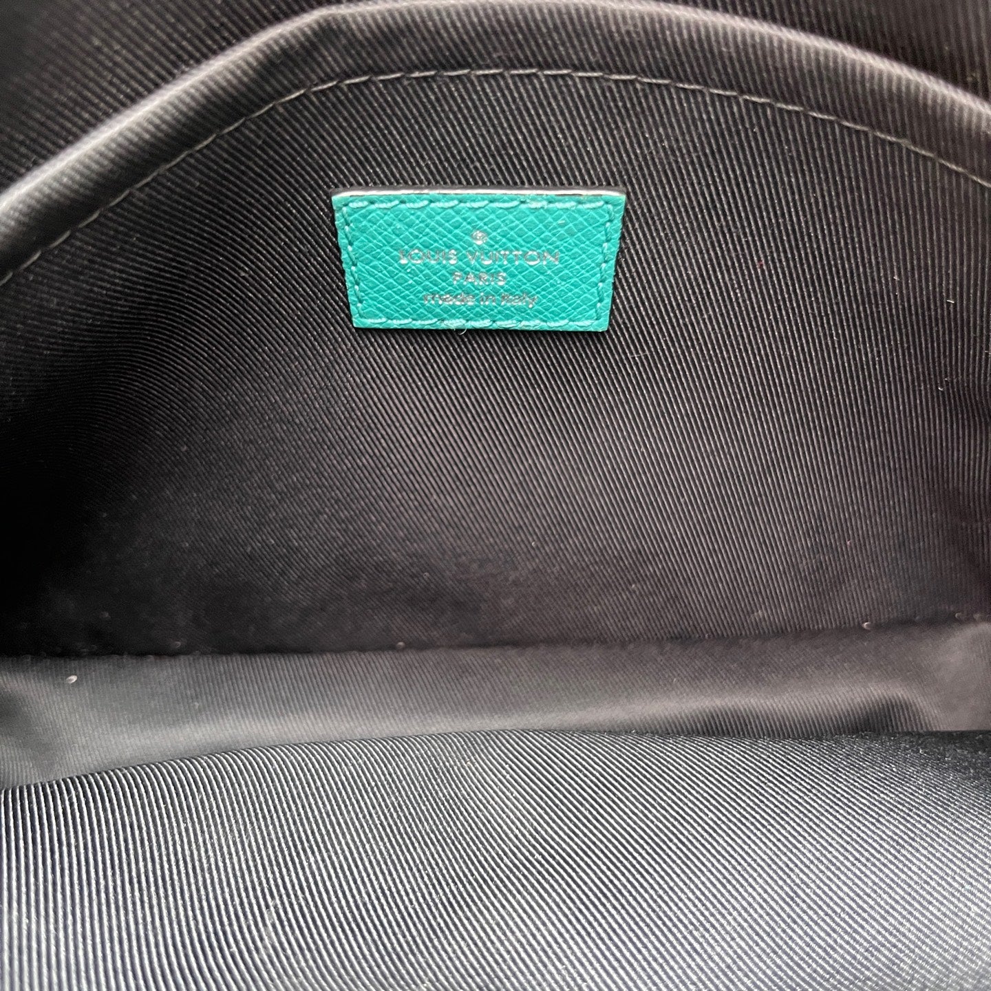 Louis Vuitton - Outdoor Messenger - Leather - Blue - (medium)