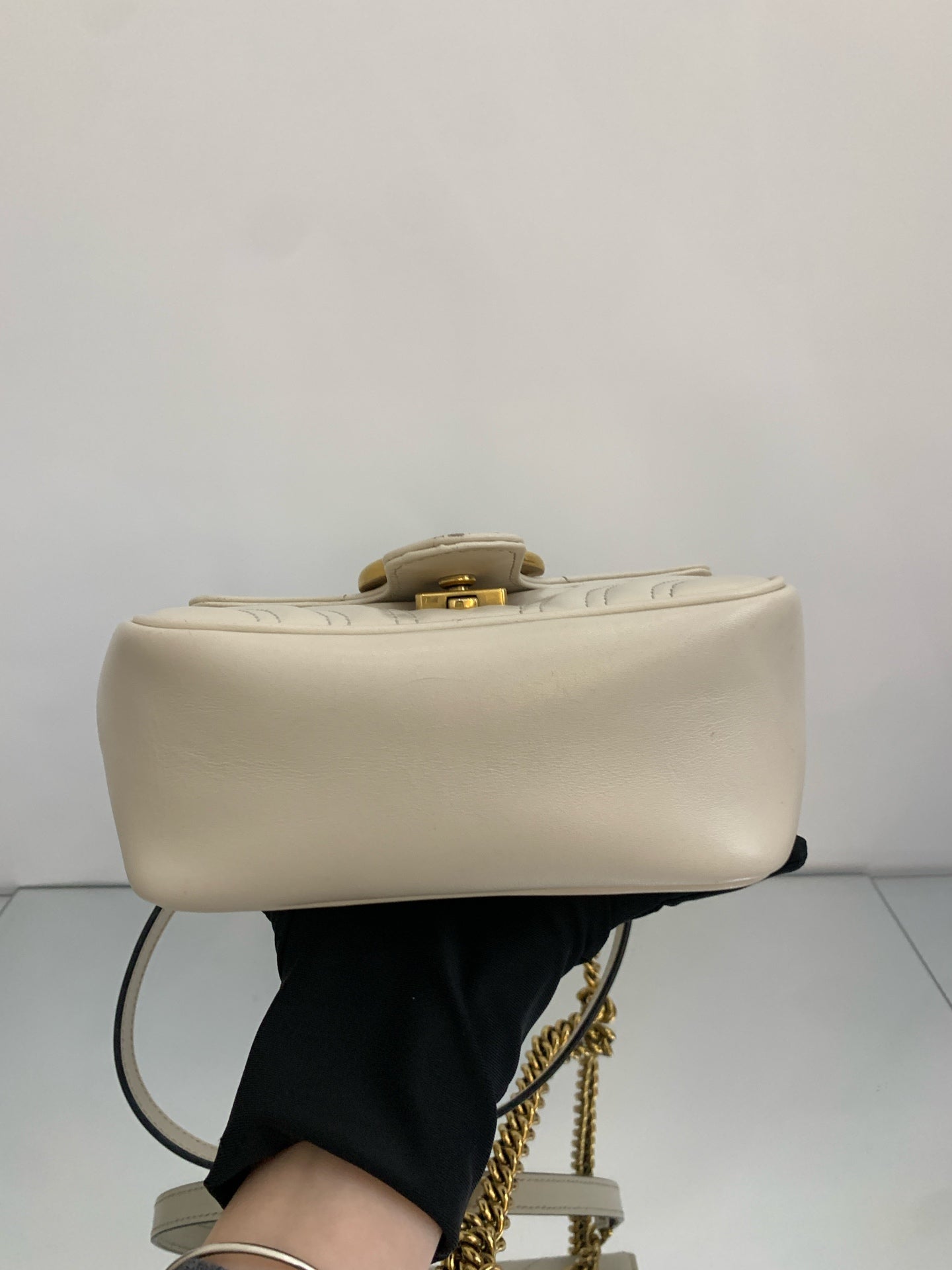 Gucci - GG Marmont Mini Matelassé Shoulder Bag - Leather - White with Gold-Tone Hardware - (mini)