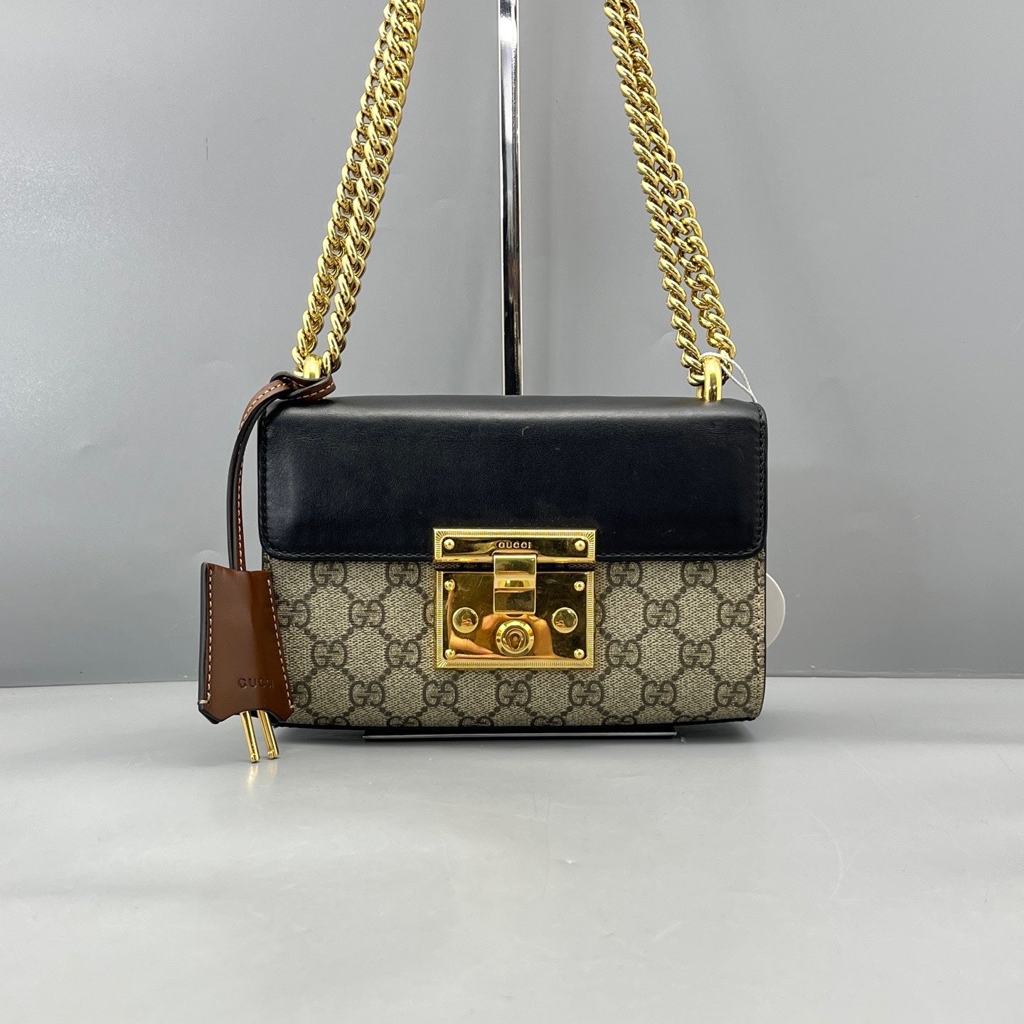Gucci - Padlock Small Shoulder Bag - GG Supreme canvas with leather trim - Beige, Black and Brown - (Small)