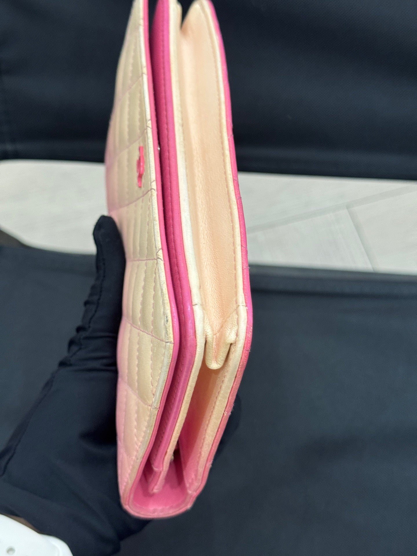 Chanel - Wallet on Chain (WOC) - Lambskin leather - Gradient Pink and Cream - (mini)