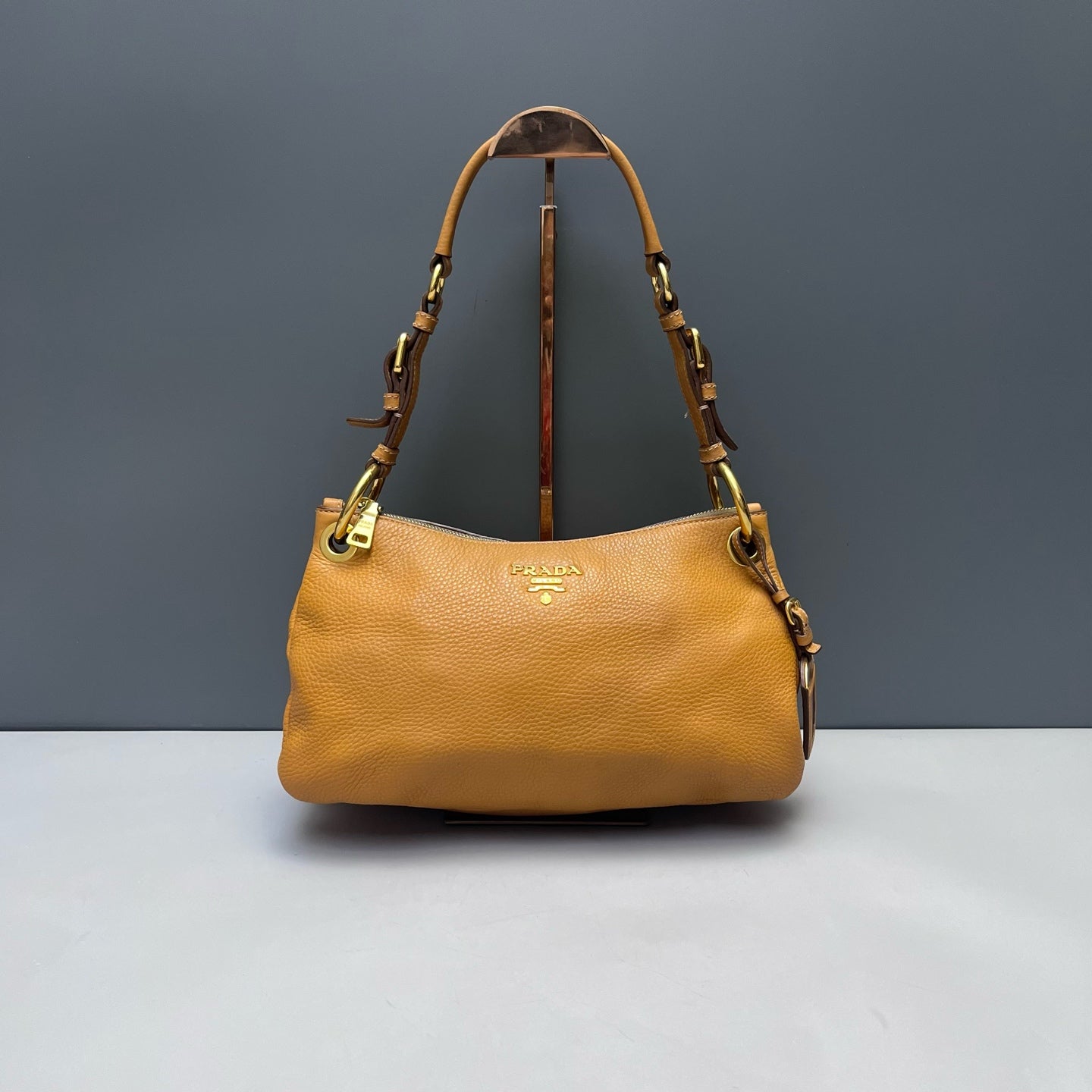 Prada - Double Buckle Hobo Shoulder Bag - Pebbled cowhide leather - Orange - (Medium)