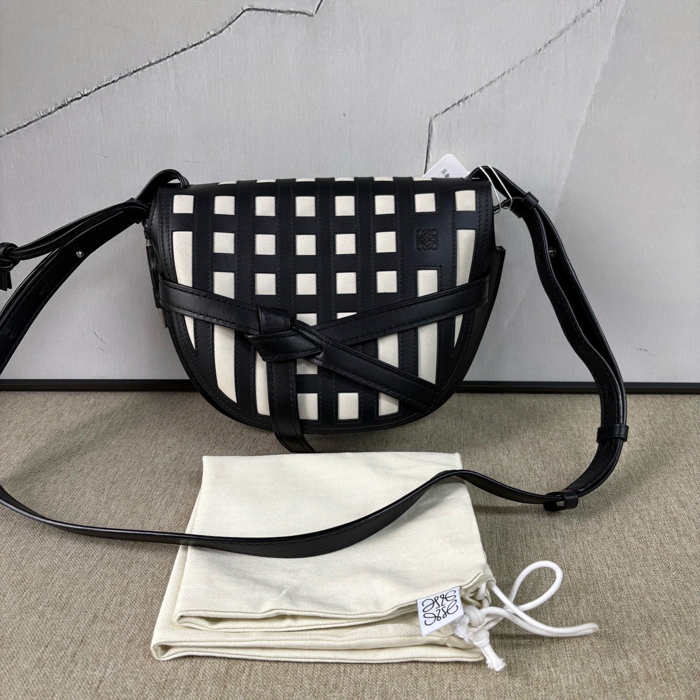 Loewe - Gate Medium - Calfskin leather - Multicolour (Black and White) - (medium)