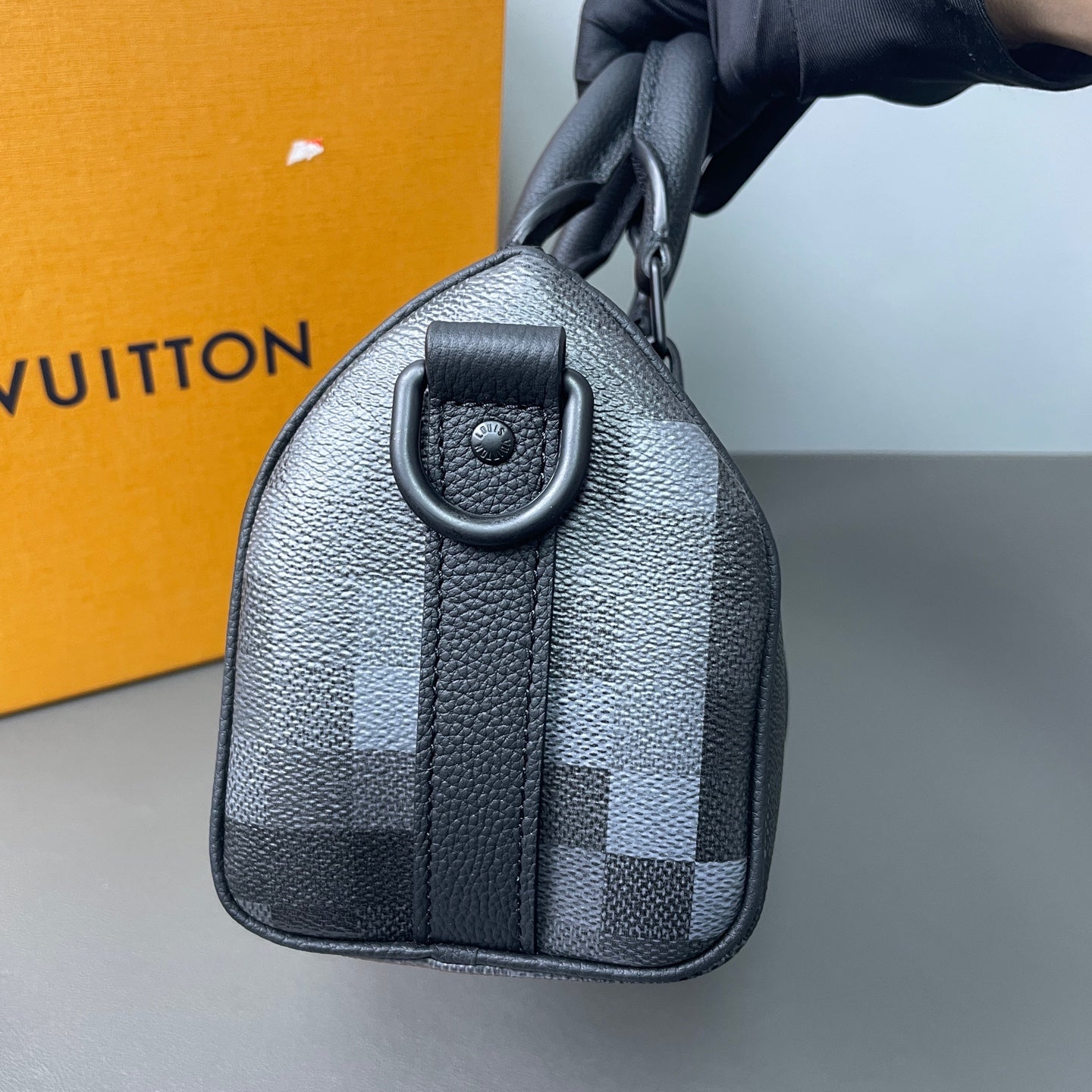 Louis Vuitton - Keepall 25 - Coated canvas with leather trim - Black - (mini)