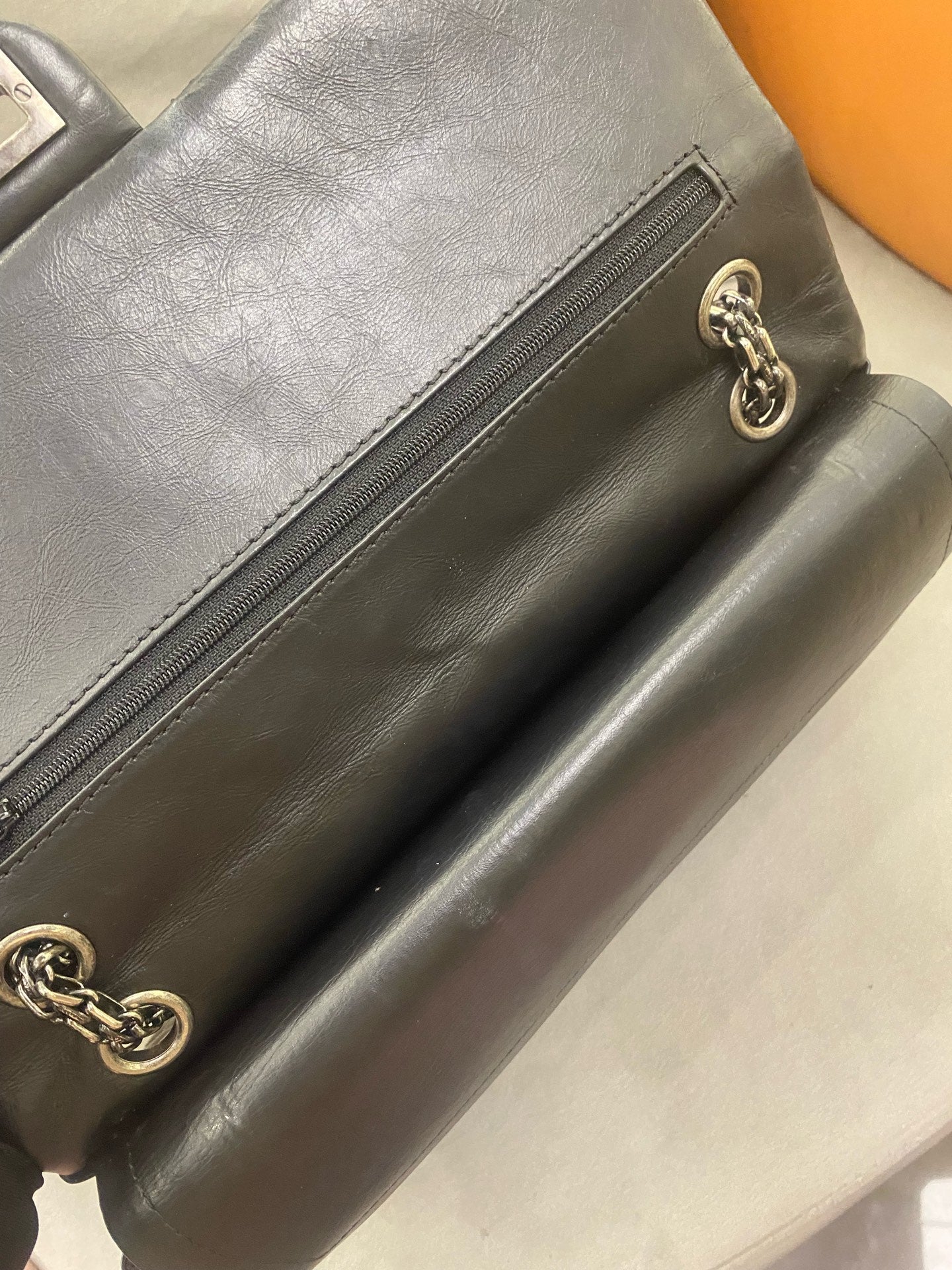 Chanel - 2.55 Reissue Flap Bag - Aged calfskin leather - Black - (Medium)