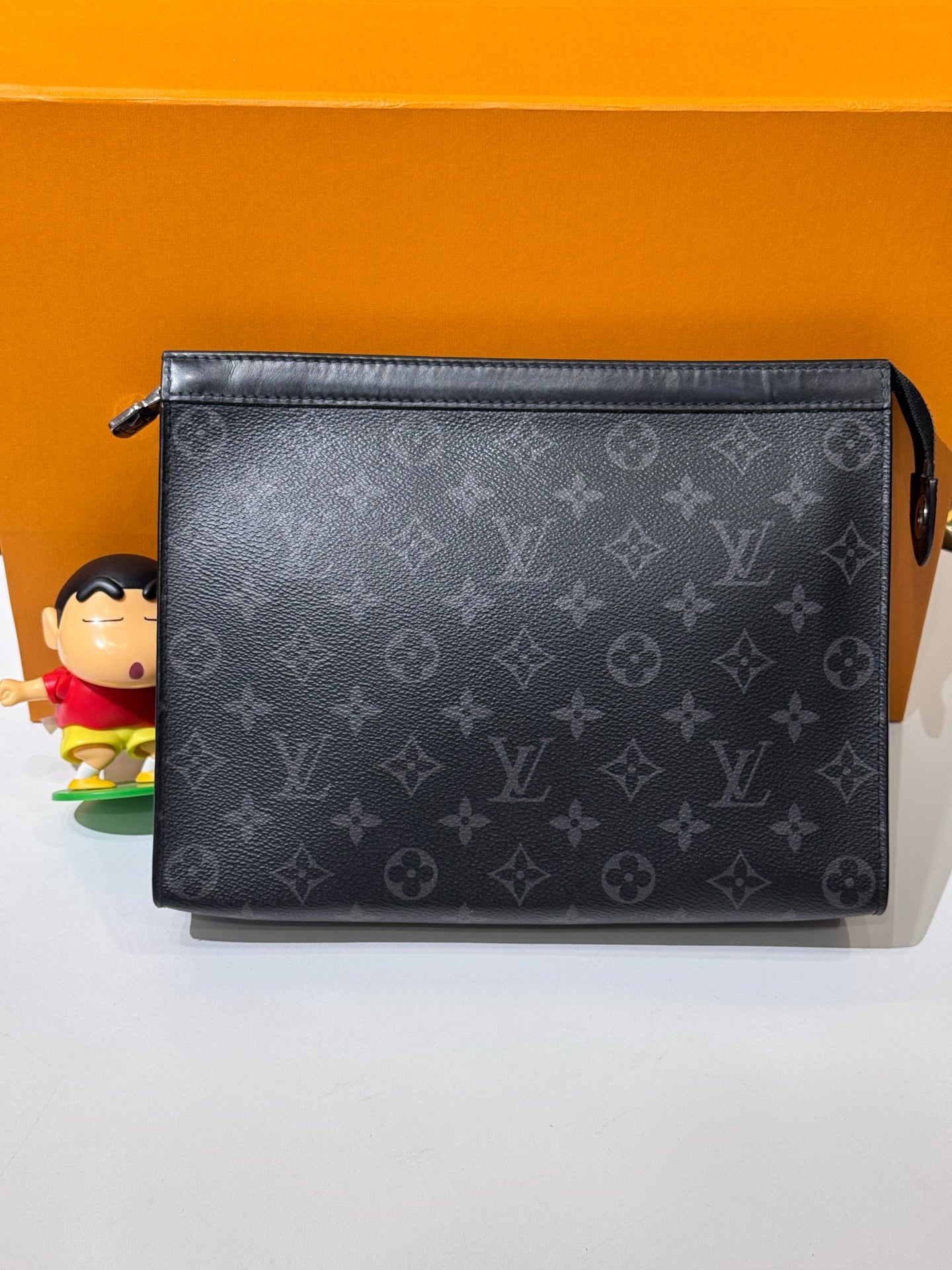 Louis Vuitton - Pochette Voyage MM Monogram Eclipse 'Black Samurai' Edition - Monogram Eclipse coated canvas with leather trim - Black - (medium)