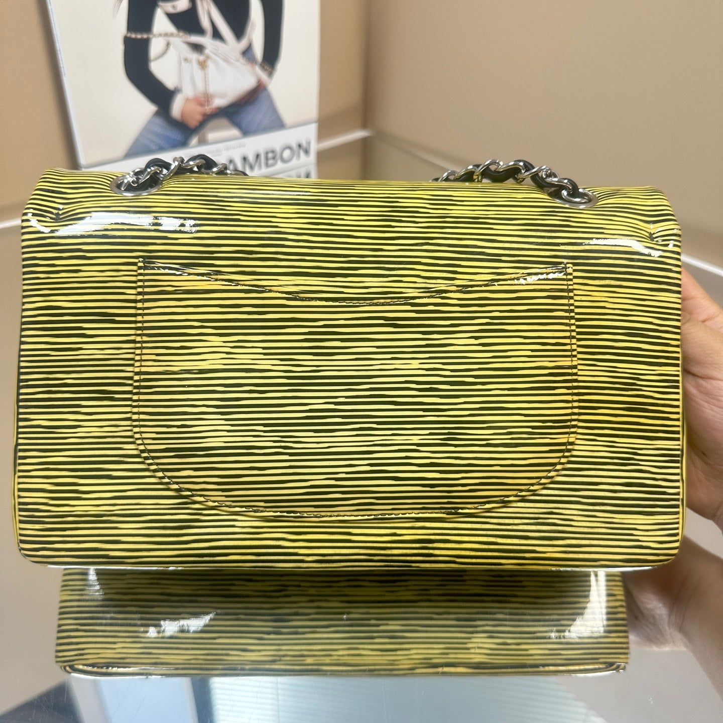 Chanel - Classic Flap Bag - Patent leather - Yellow - (medium)