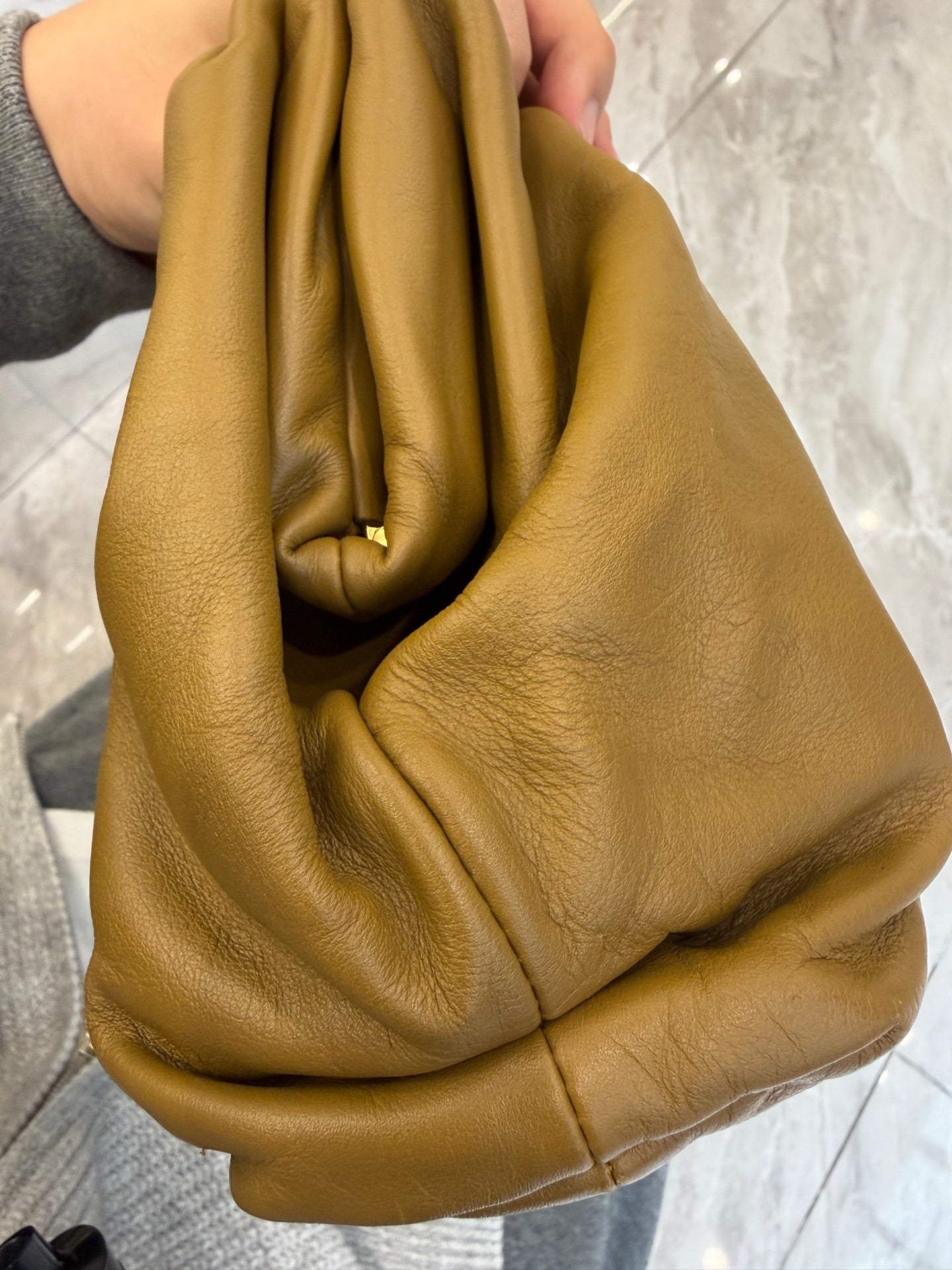 Bottega Veneta - The Pouch - Leather - Camel - (Large)
