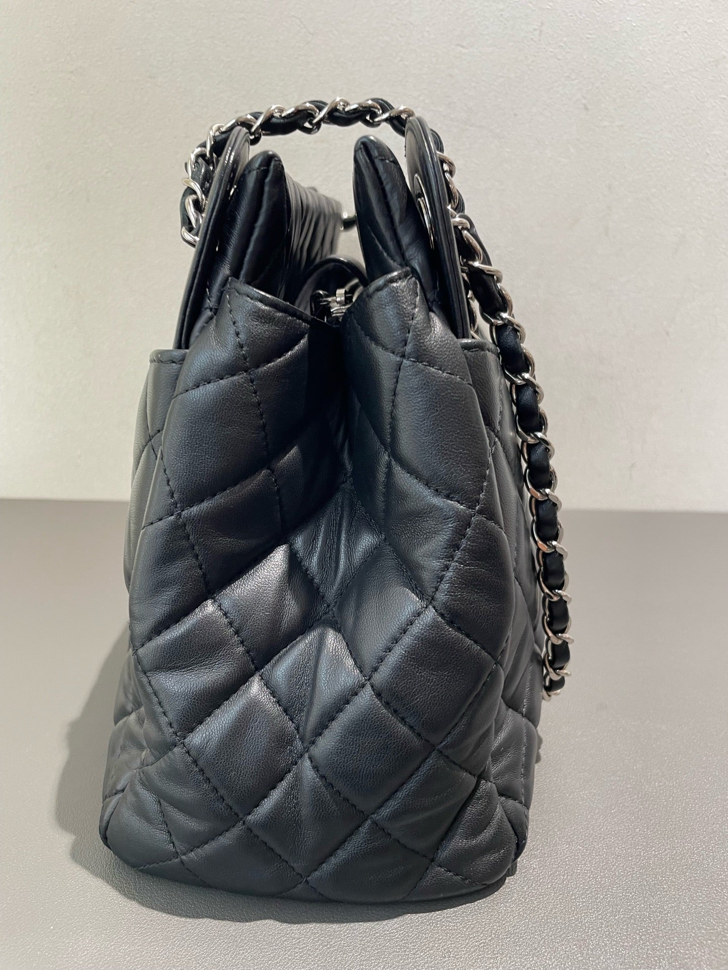 Chanel - Large Shopping Tote - Lambskin leather - Black - (Large)