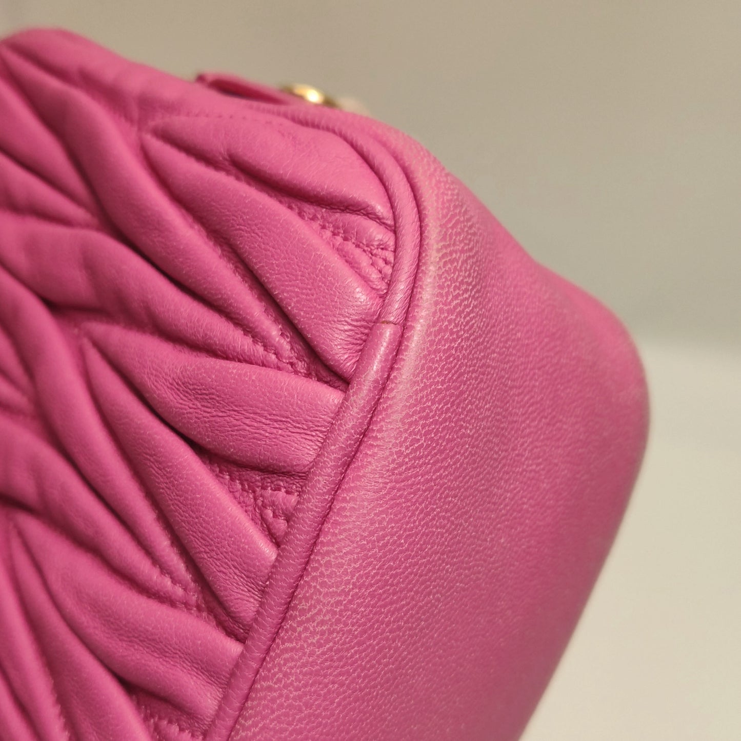 Miu Miu - Matelassé Camera Bag - Lambskin leather - Pink - (mini)