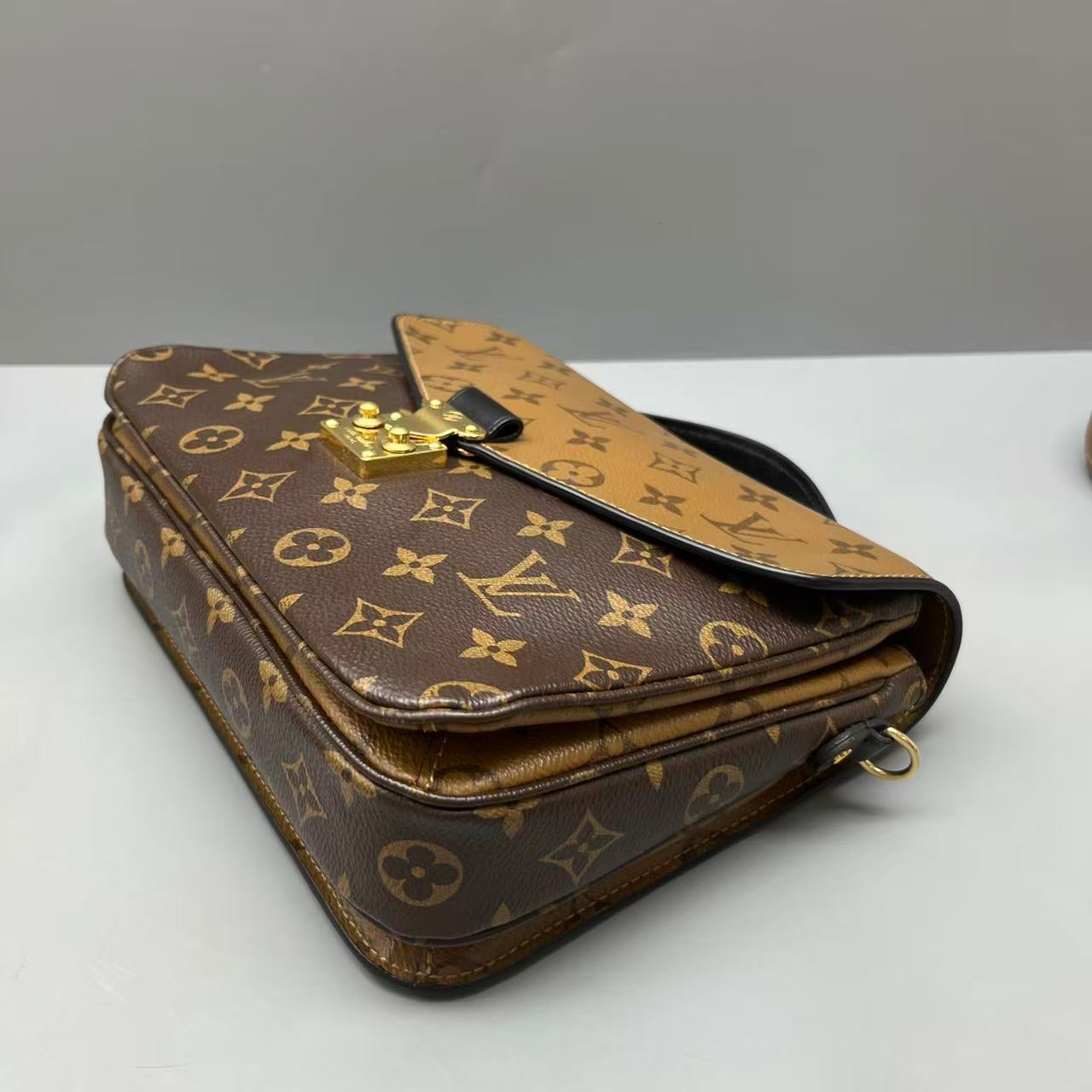 Louis Vuitton - Pochette Metis Monogram Reverse - Synthetic - Multicolour - (medium)