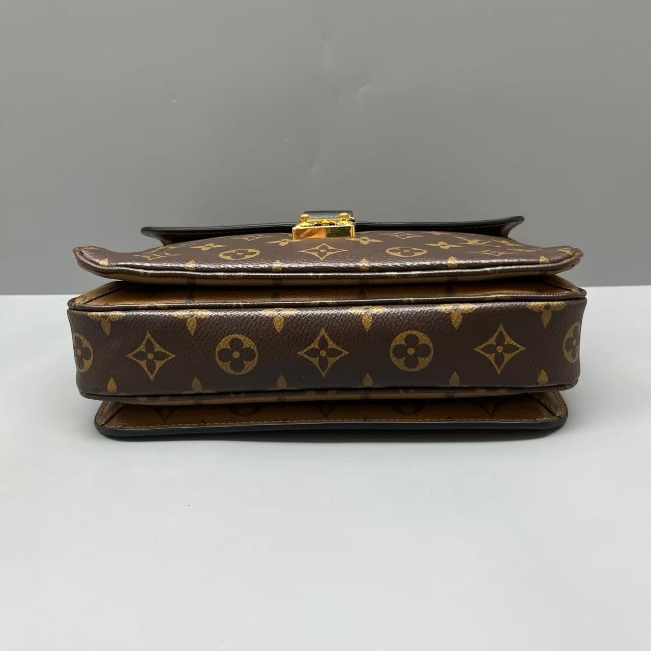 Louis Vuitton - Pochette Metis Monogram Reverse - Synthetic - Multicolour - (medium)