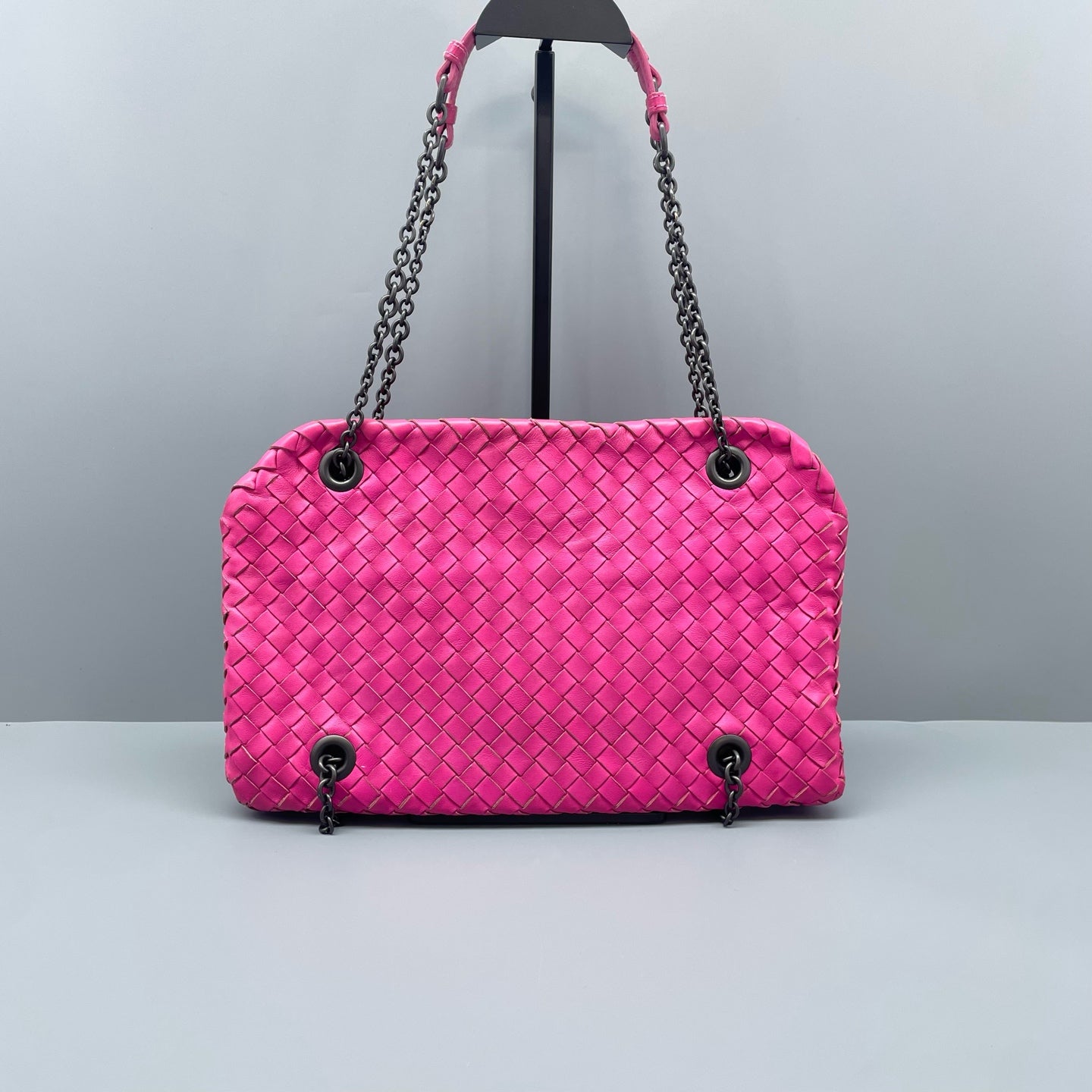 Bottega Veneta - Intrecciato Chain Shoulder Bag - Lambskin leather - Fuchsia - (medium)