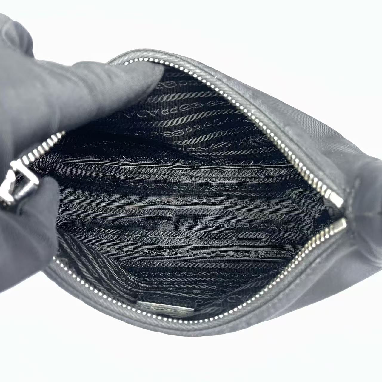 Prada - Re-Edition 2005 Shoulder Bag - Nylon - Black - (Small)