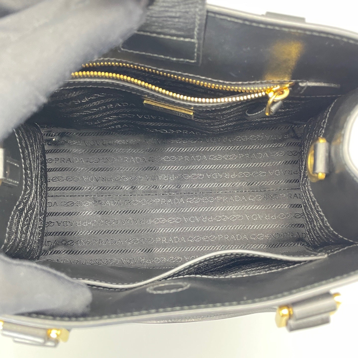 Prada - Galleria - Saffiano leather - Black - (Small)